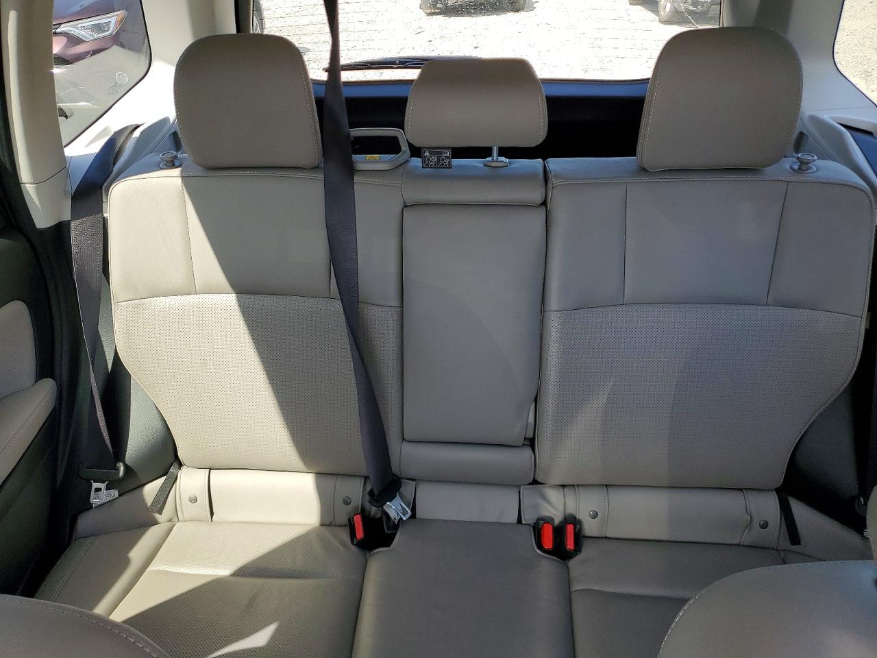 2017 Subaru Forester 2.5i Limited White vin: JF2SJAJC8HH416543