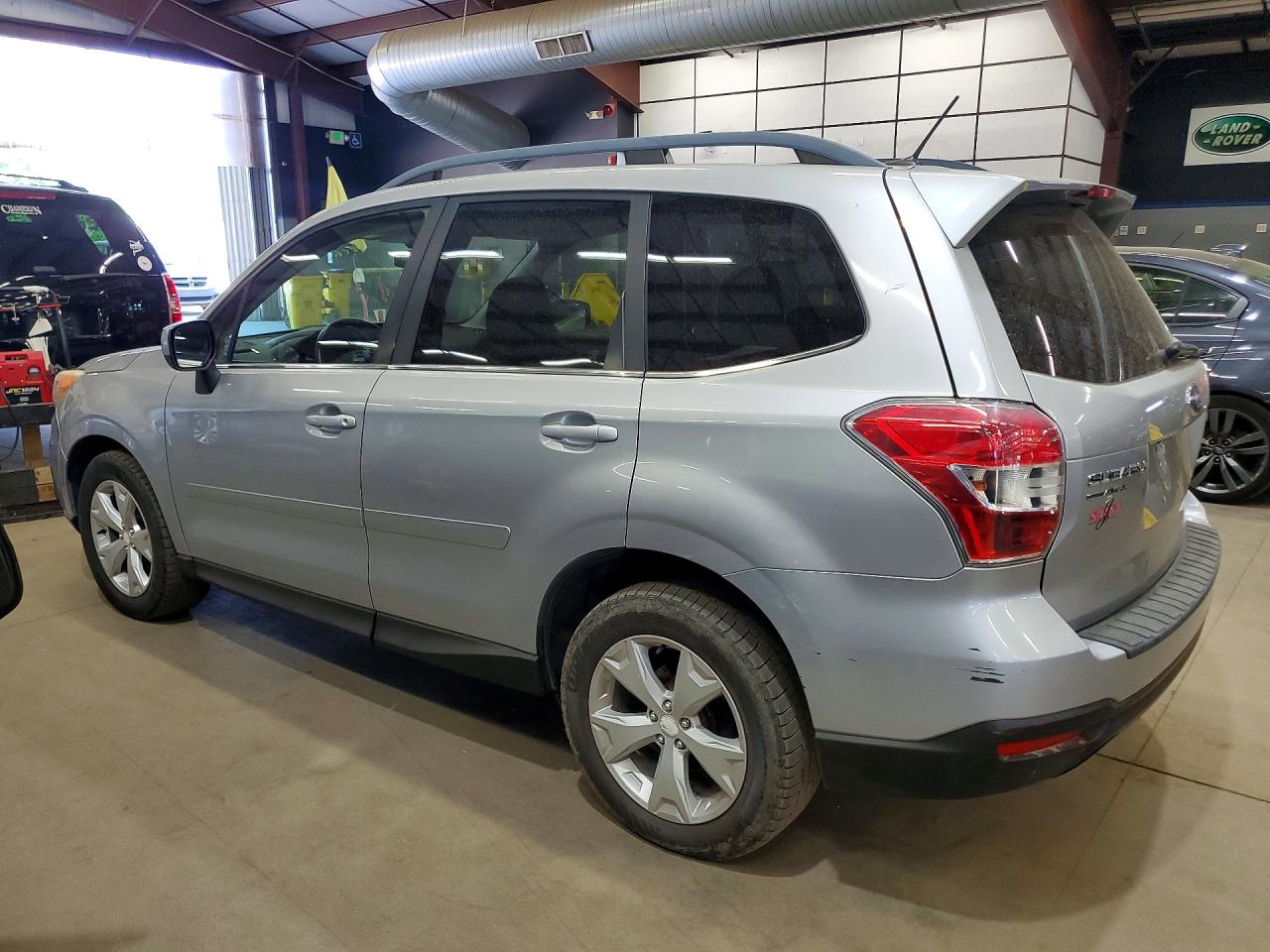 2014 Subaru Forester 2.5i Limited Silver vin: JF2SJAJC9EH460272