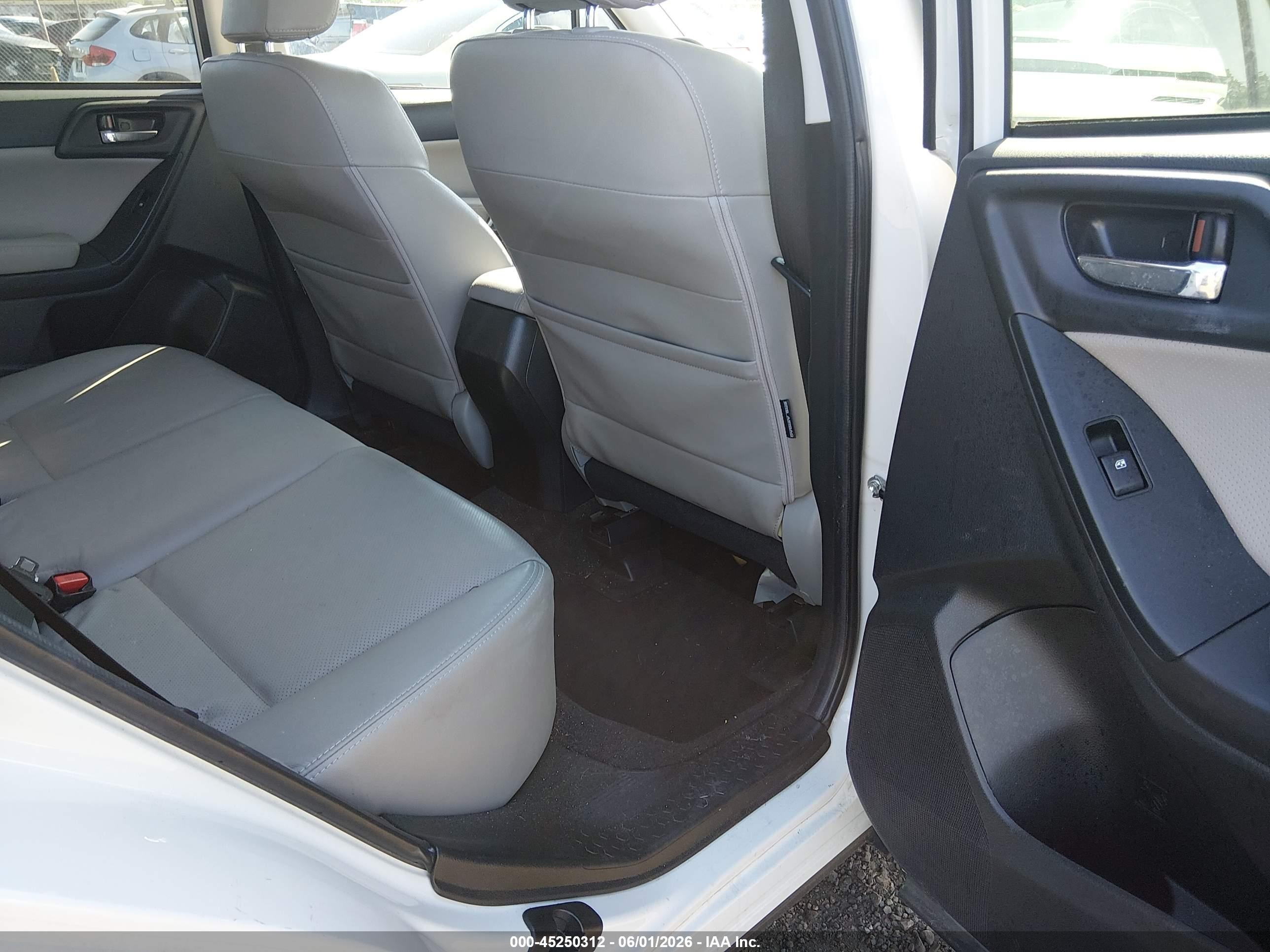 2014 Subaru Forester 2.5i Limited White vin: JF2SJAJC9EH537142
