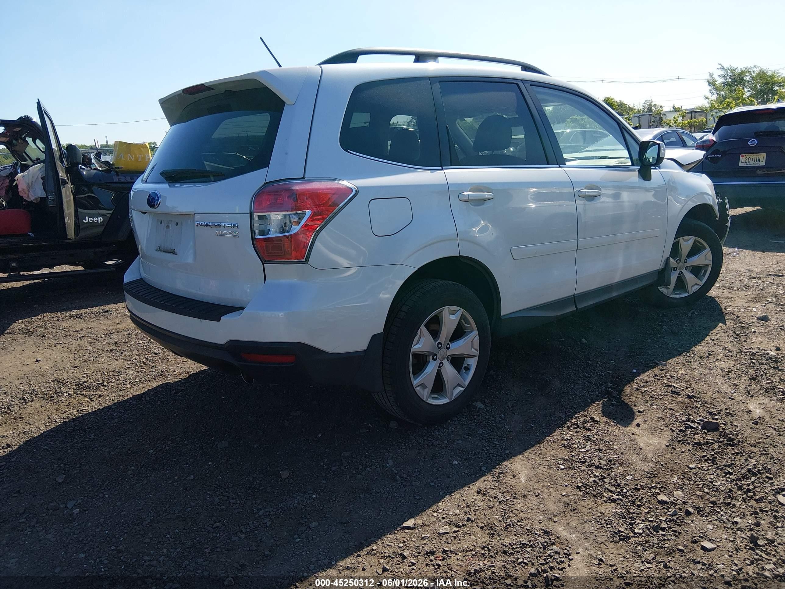 2014 Subaru Forester 2.5i Limited White vin: JF2SJAJC9EH537142