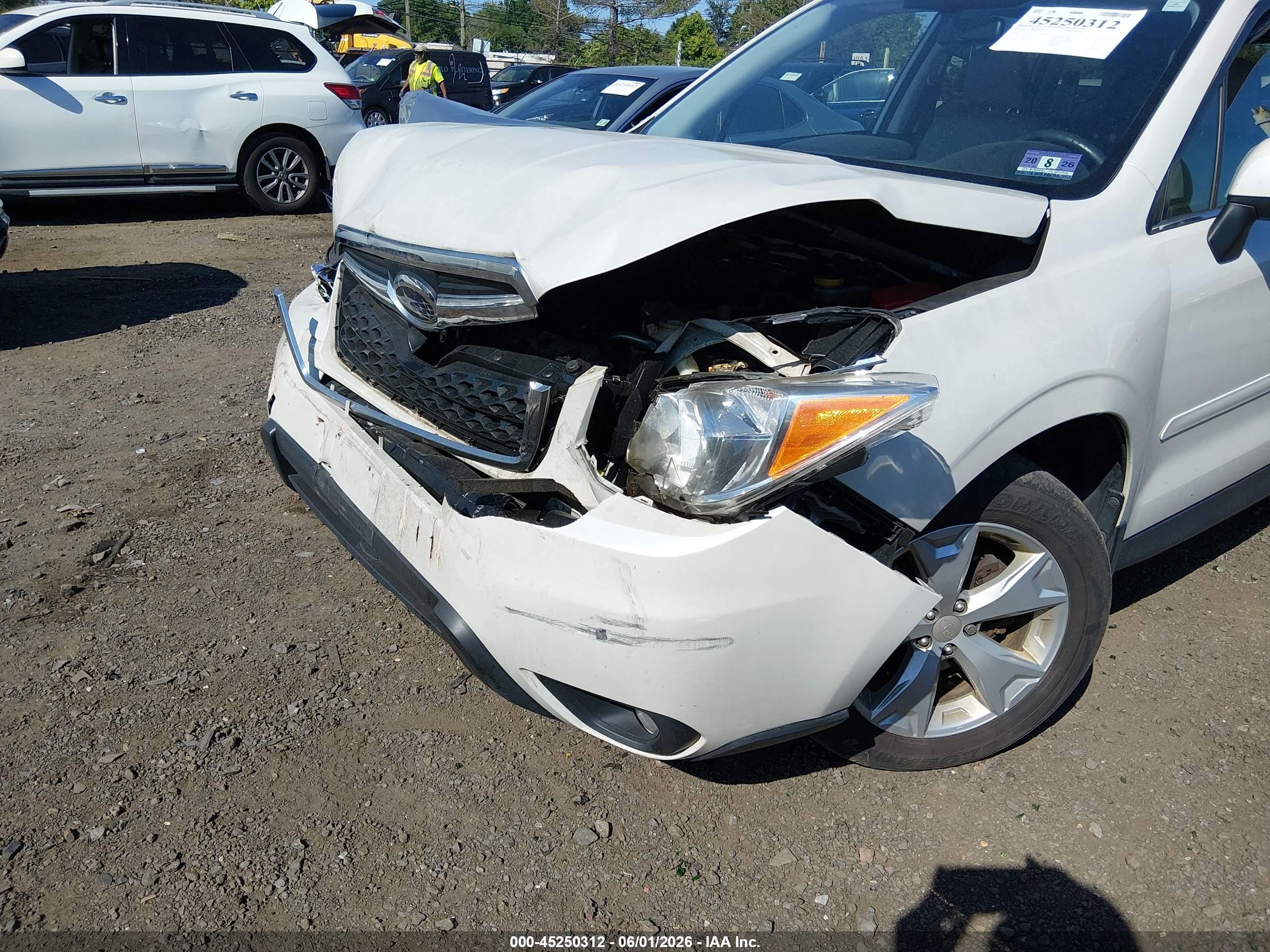 2014 Subaru Forester 2.5i Limited White vin: JF2SJAJC9EH537142