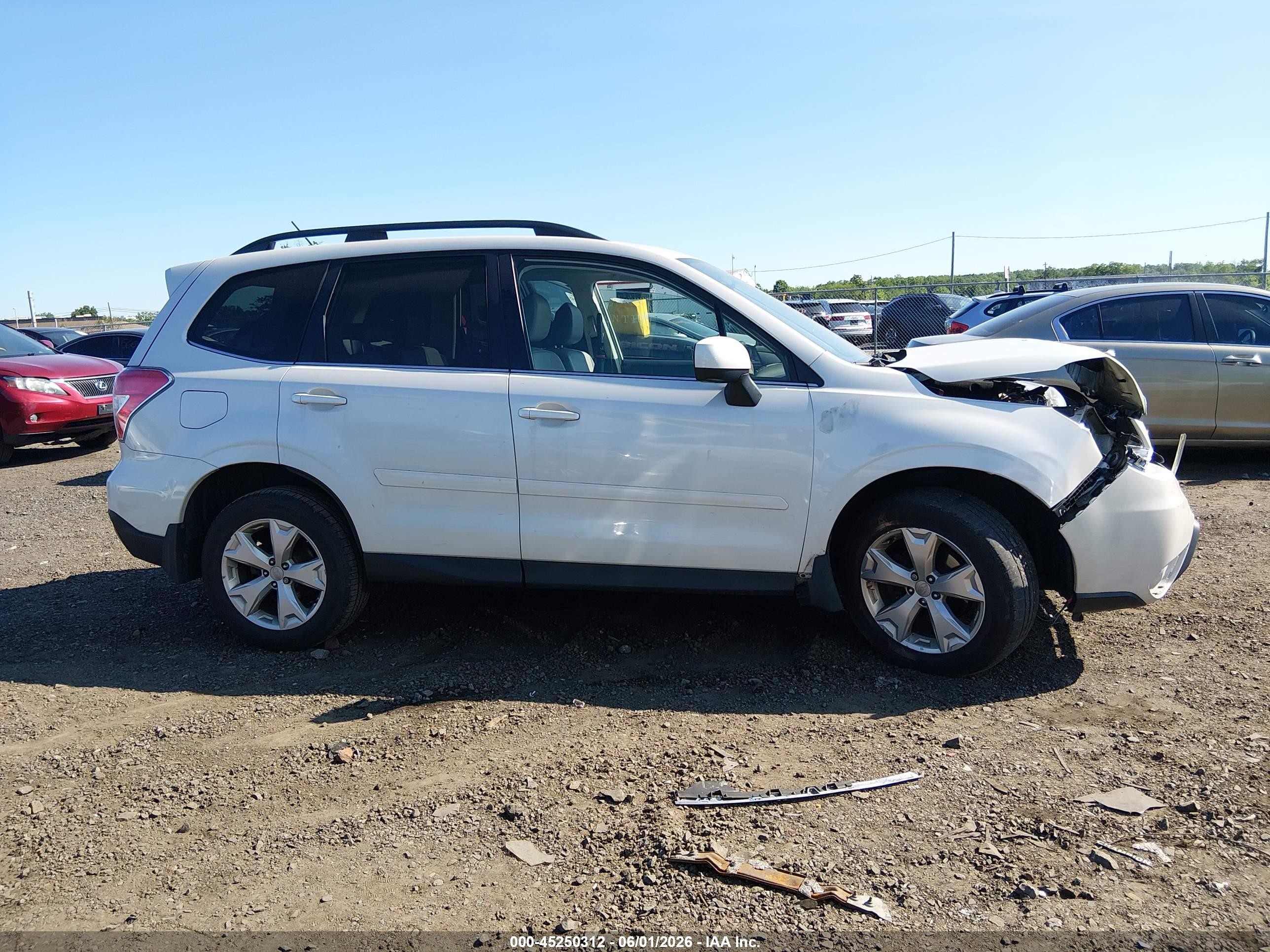 2014 Subaru Forester 2.5i Limited White vin: JF2SJAJC9EH537142