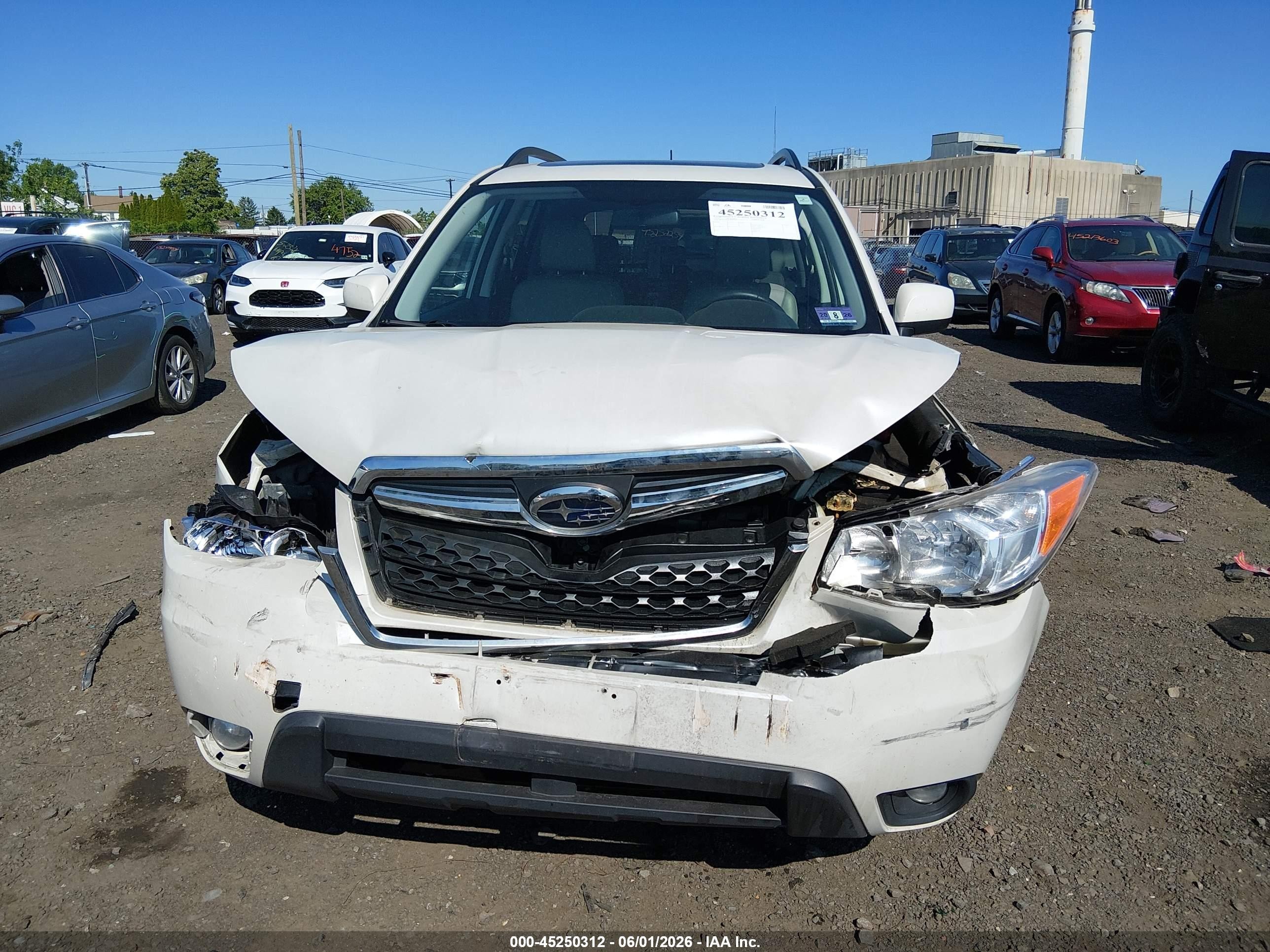 2014 Subaru Forester 2.5i Limited White vin: JF2SJAJC9EH537142