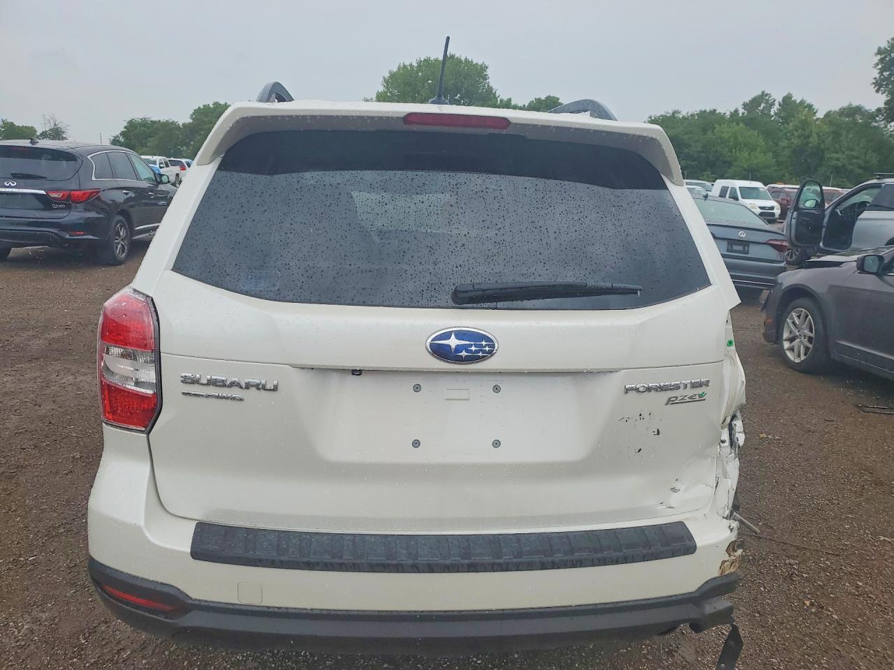 2014 Subaru Forester 2.5i Limited White vin: JF2SJAJCXEH435557