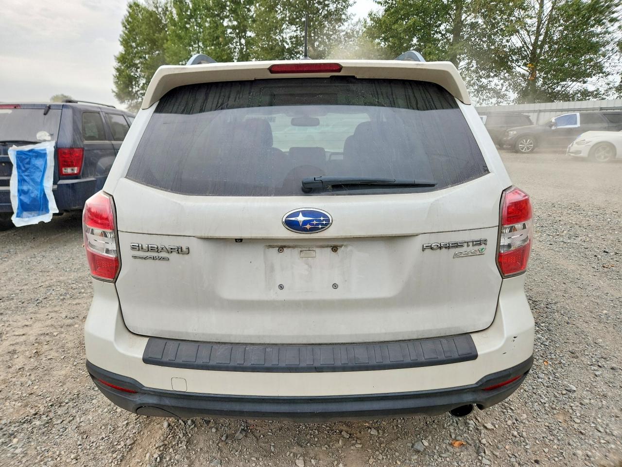 2014 Subaru Forester 2.5i Limited White vin: JF2SJAJCXEH547050