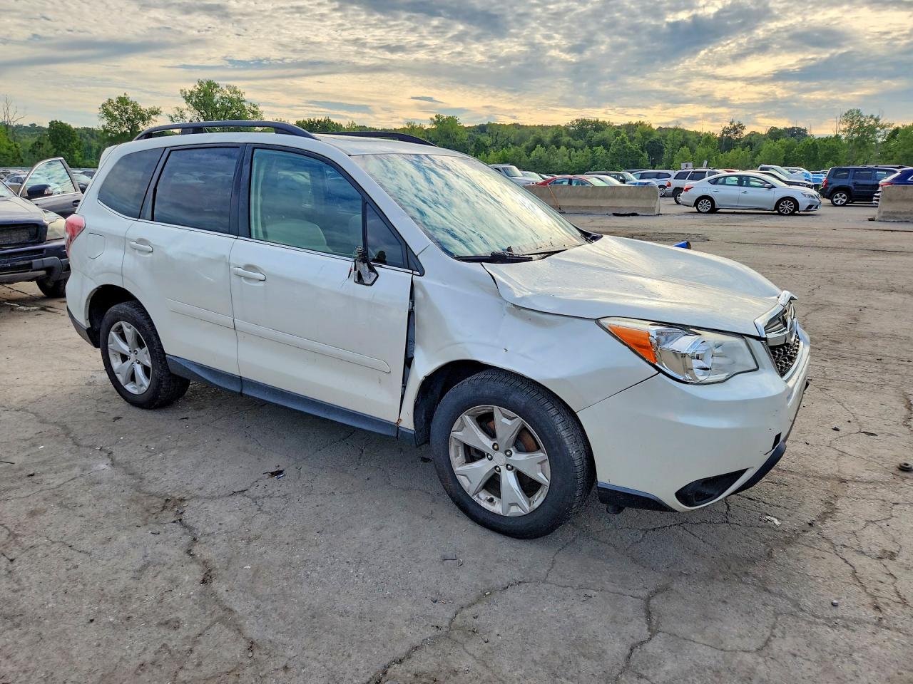 2015 Subaru Forester 2.5i Limited White vin: JF2SJAKC0FH505213