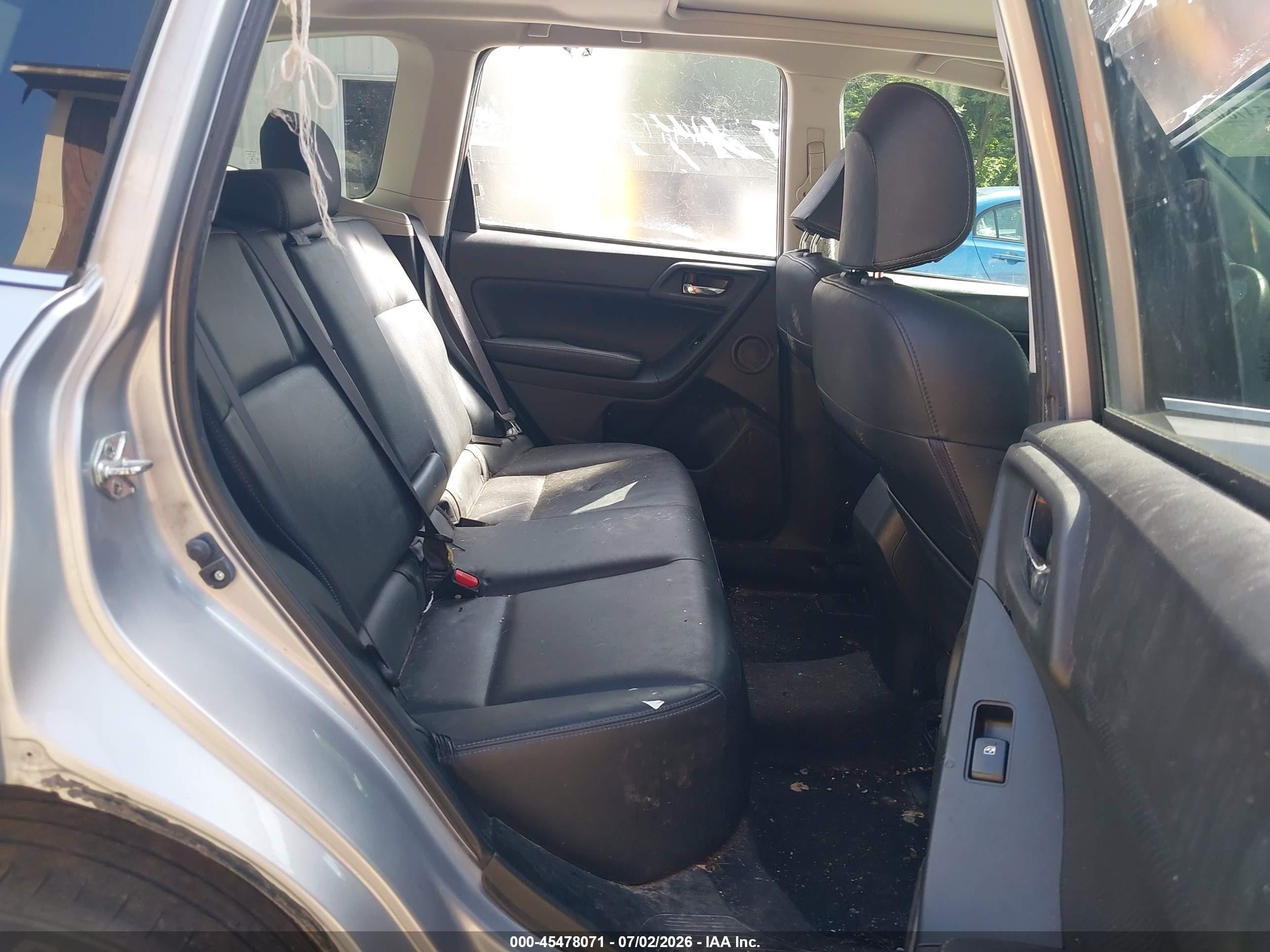 2015 Subaru Forester 2.5i Limited Silver vin: JF2SJAKC0FH510198