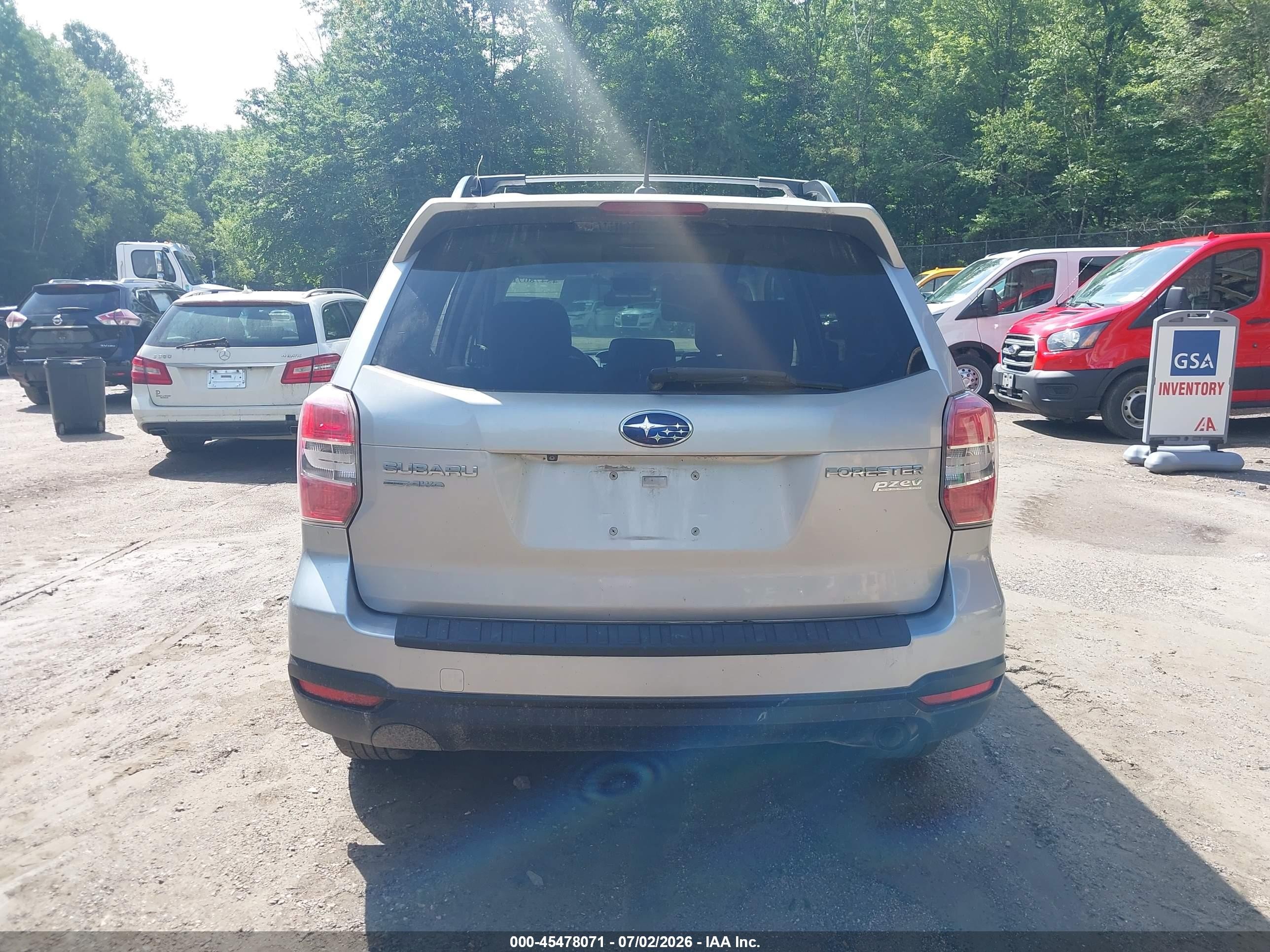 2015 Subaru Forester 2.5i Limited Silver vin: JF2SJAKC0FH510198