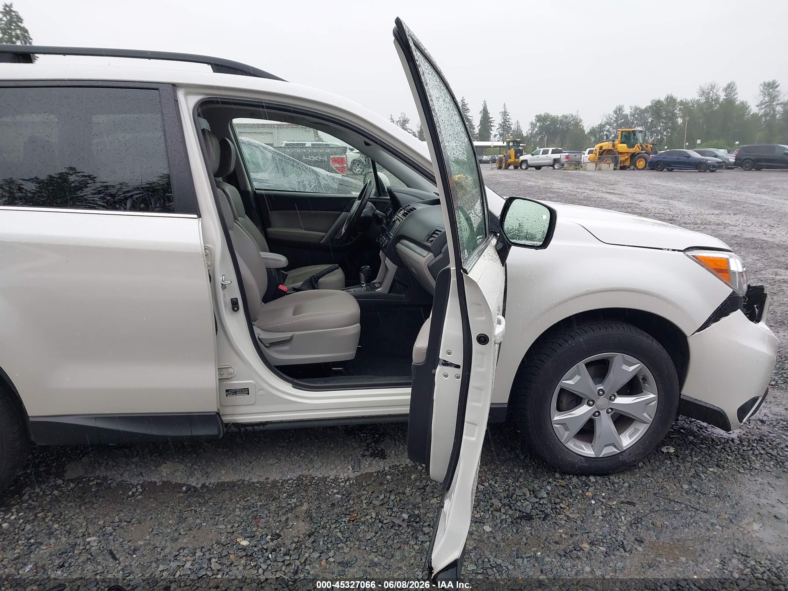 2015 Subaru Forester 2.5i Limited White vin: JF2SJAKC2FH402858