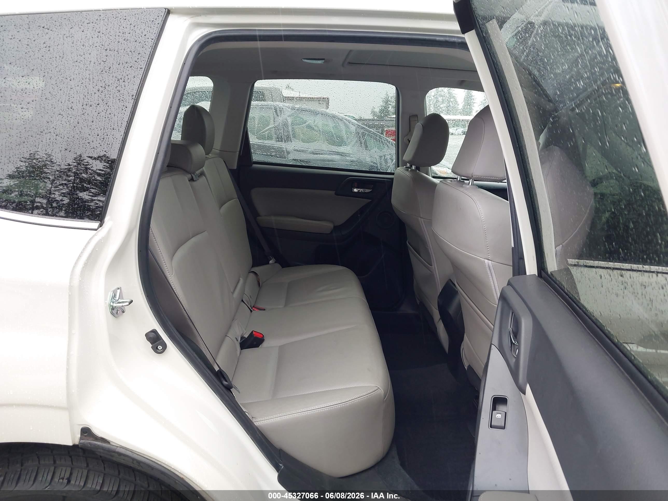 2015 Subaru Forester 2.5i Limited White vin: JF2SJAKC2FH402858