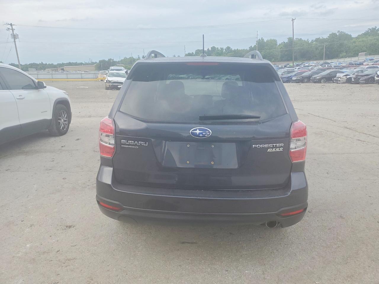 2015 Subaru Forester 2.5i Limited Gray vin: JF2SJAKC3FH525858