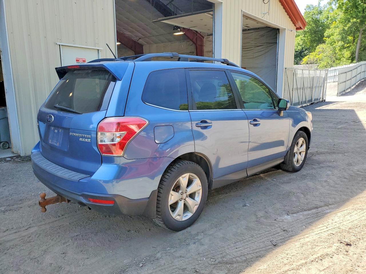 2015 Subaru Forester 2.5i Limited Blue vin: JF2SJAKCXFH428902