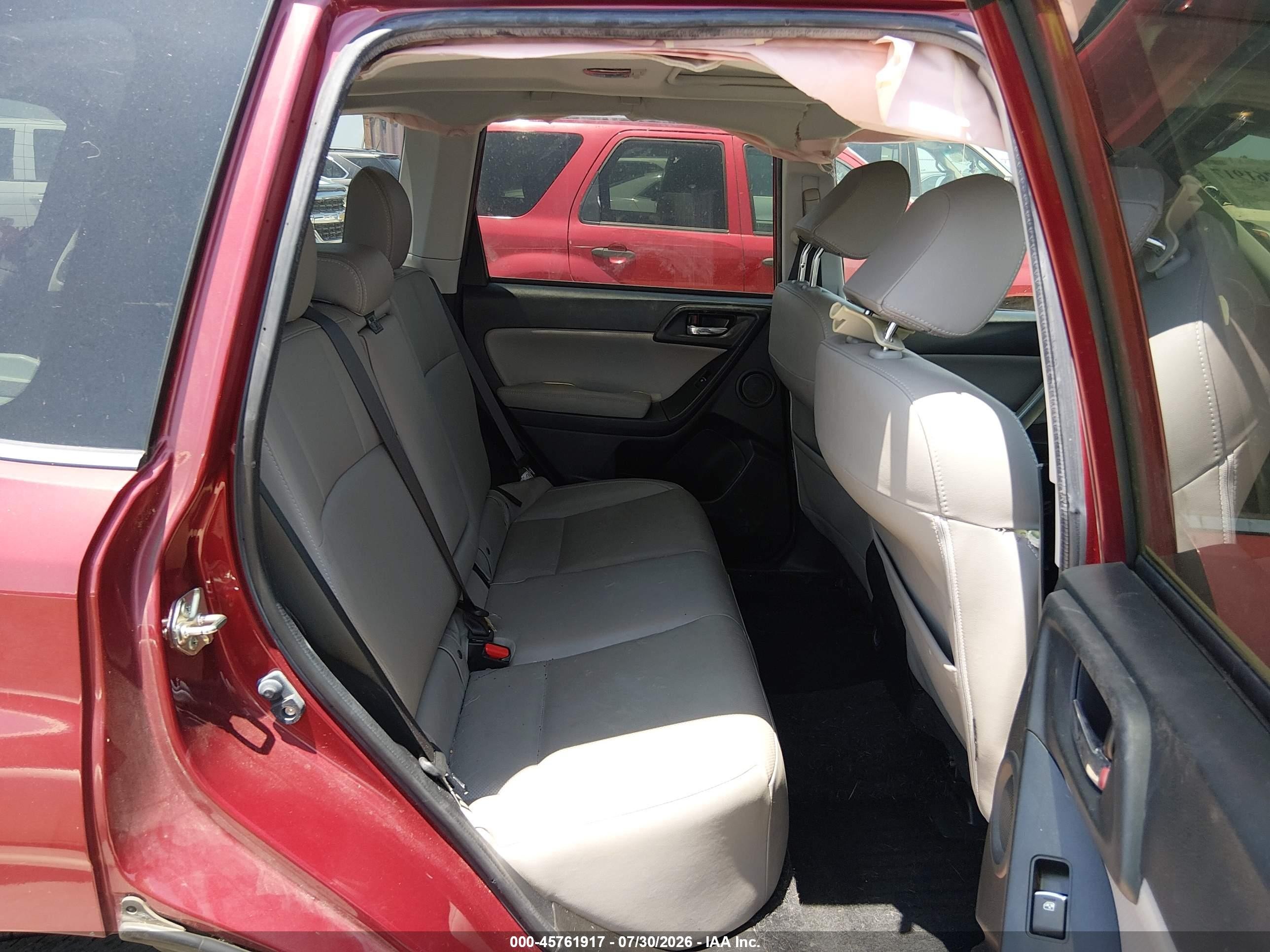 2017 Subaru Forester 2.5i Limited Бордовый vin: JF2SJALC8HH500181