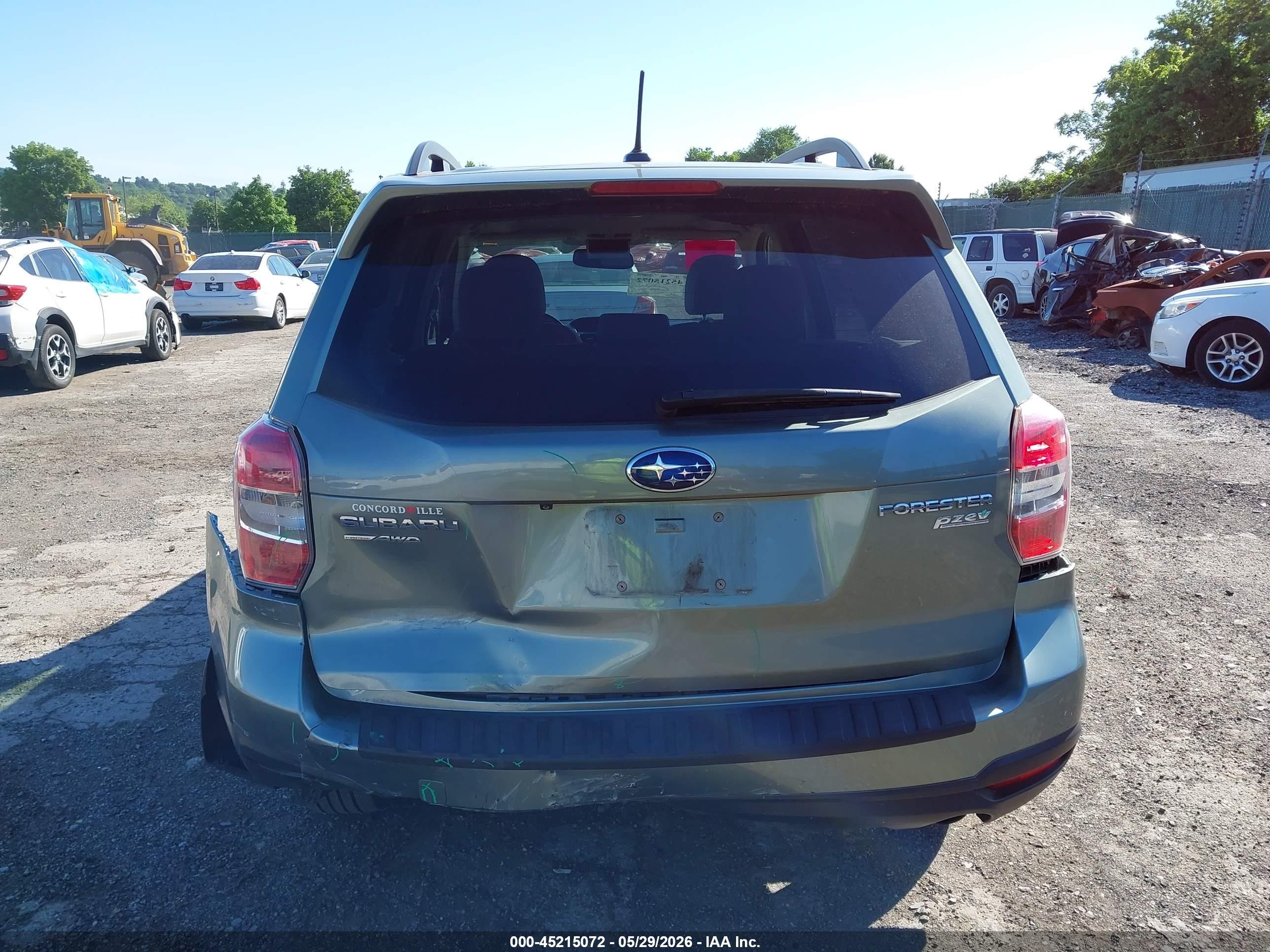 2014 Subaru Forester 2.5i Touring Green vin: JF2SJAMC0EH493222