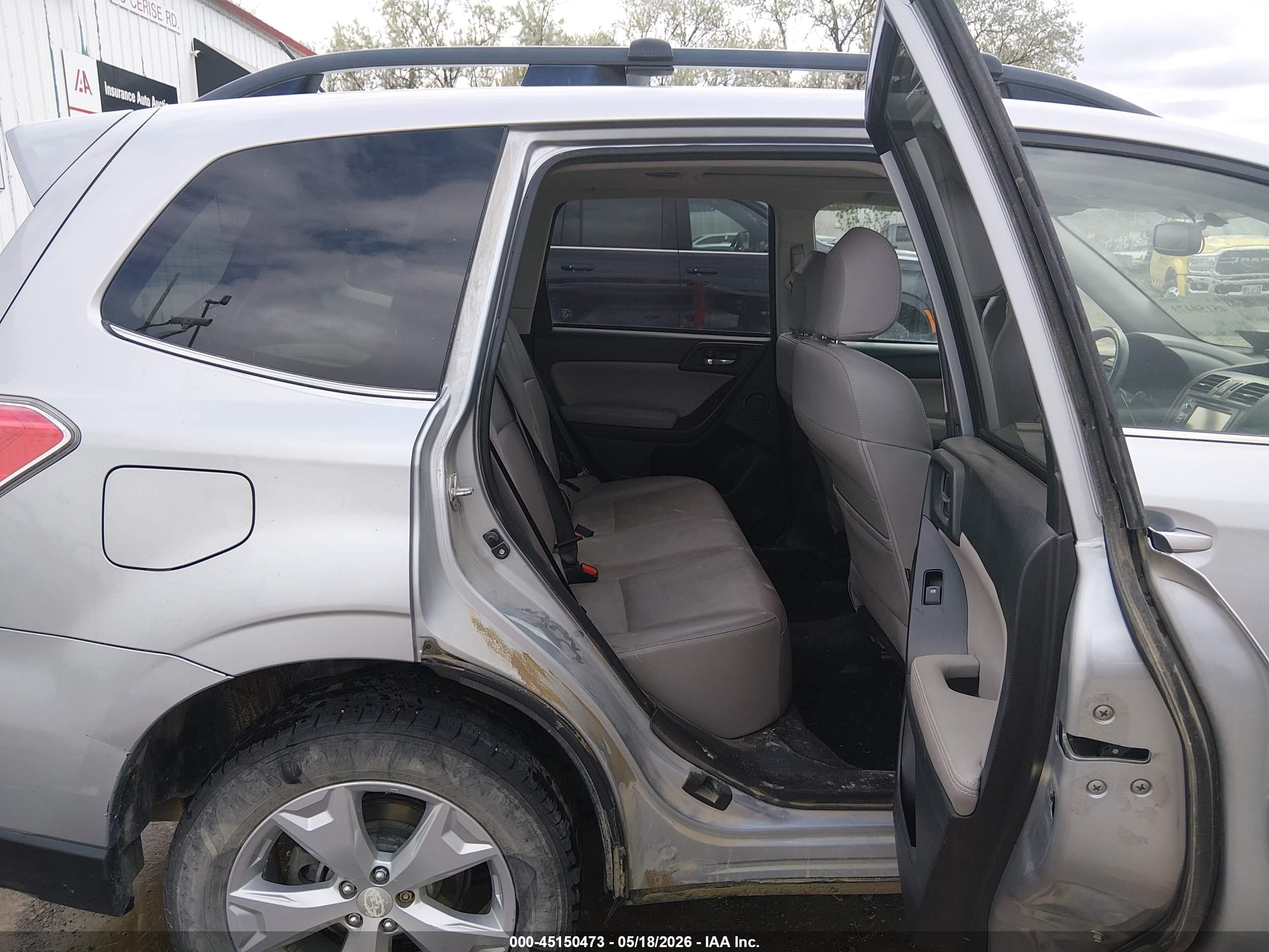 2014 Subaru Forester 2.5i Touring Silver vin: JF2SJAMC0EH518944