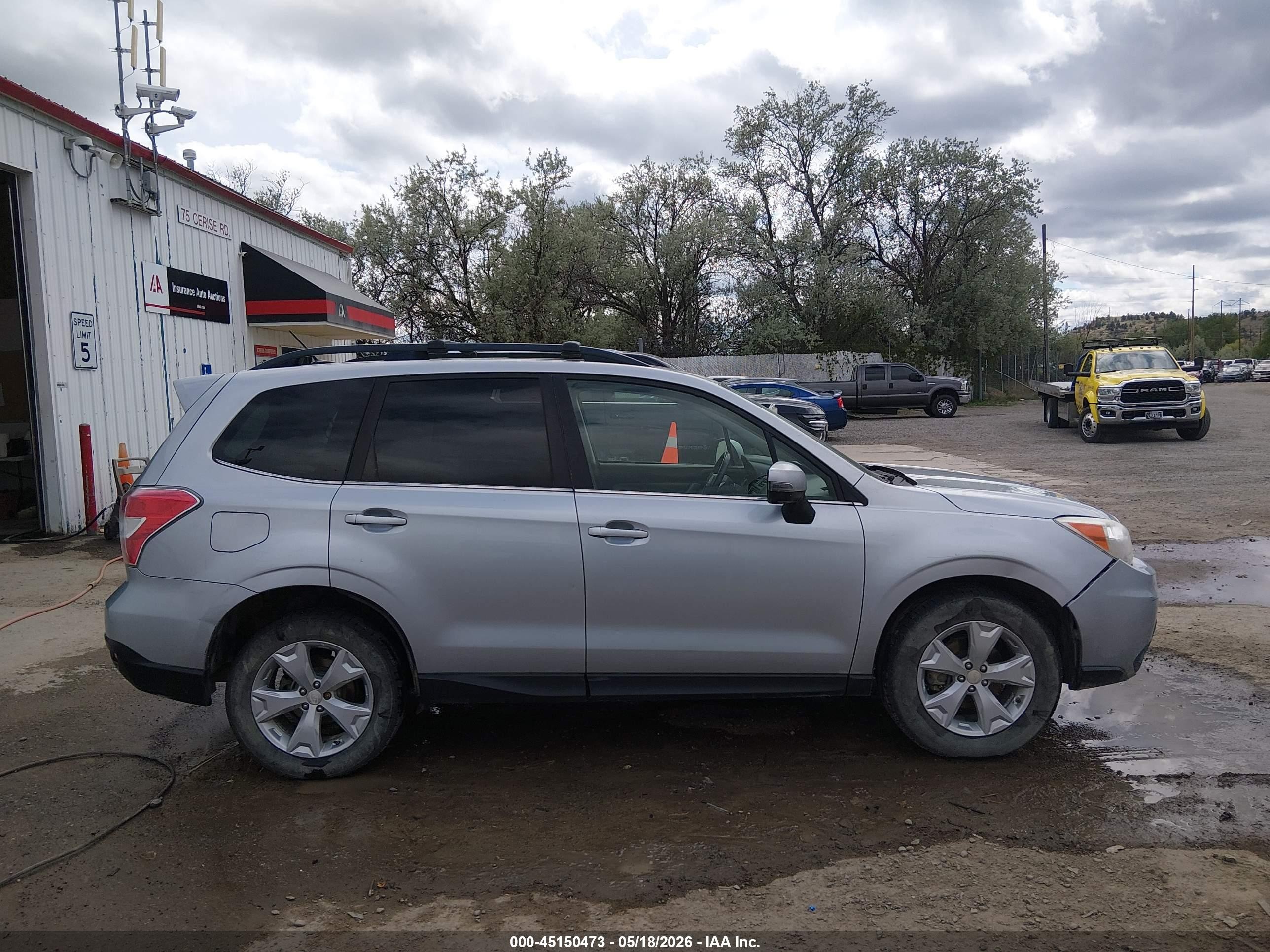 2014 Subaru Forester 2.5i Touring Silver vin: JF2SJAMC0EH518944