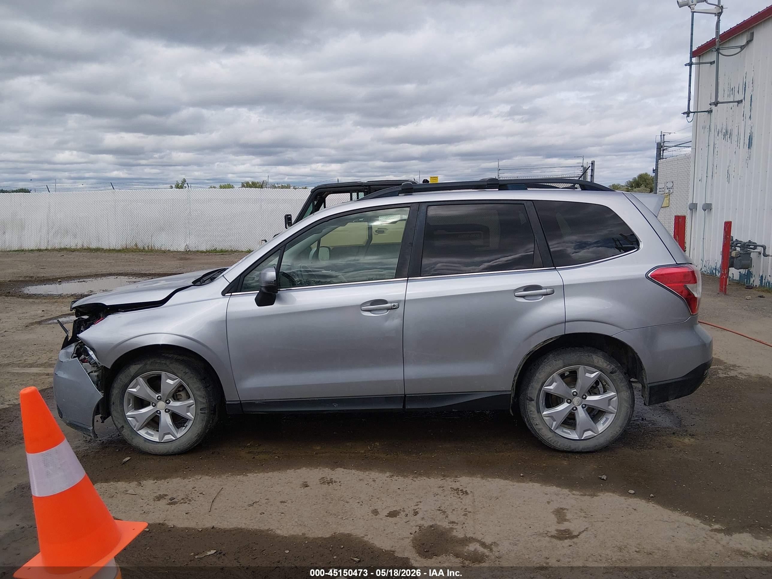 2014 Subaru Forester 2.5i Touring Silver vin: JF2SJAMC0EH518944