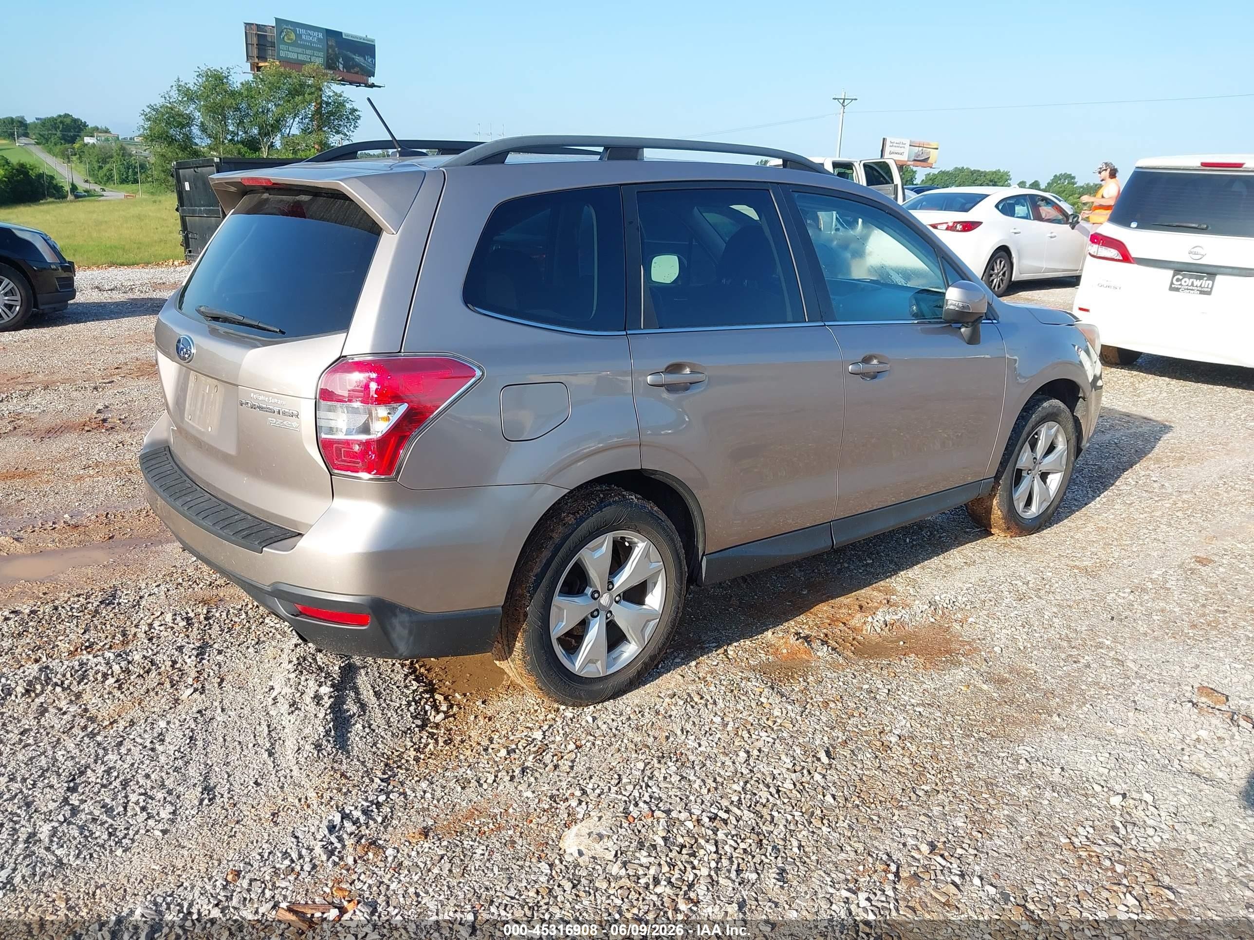 2014 Subaru Forester 2.5i Touring Brown vin: JF2SJAMC0EH543018