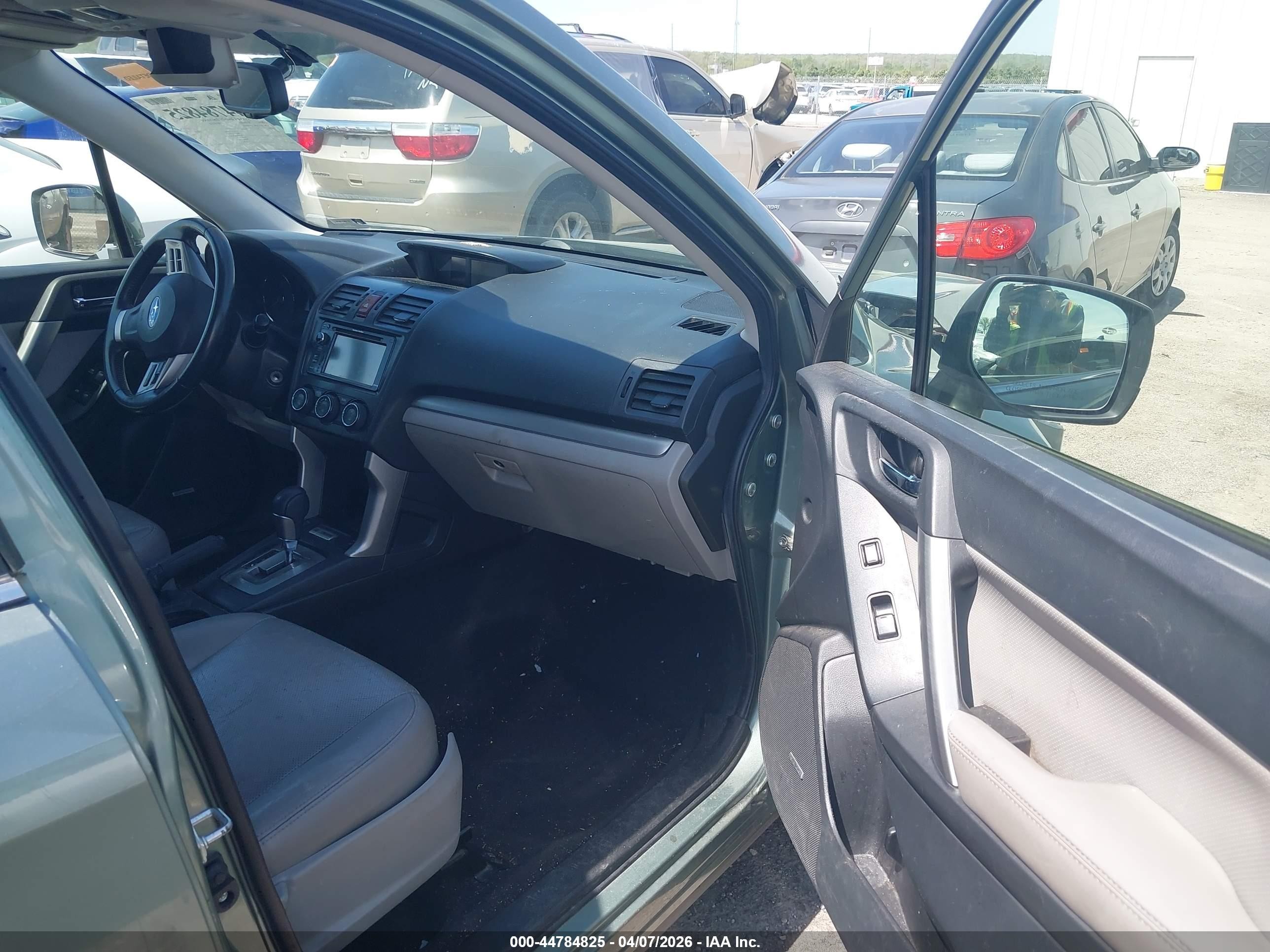 2014 Subaru Forester 2.5i Touring Green vin: JF2SJAMC2EH404654