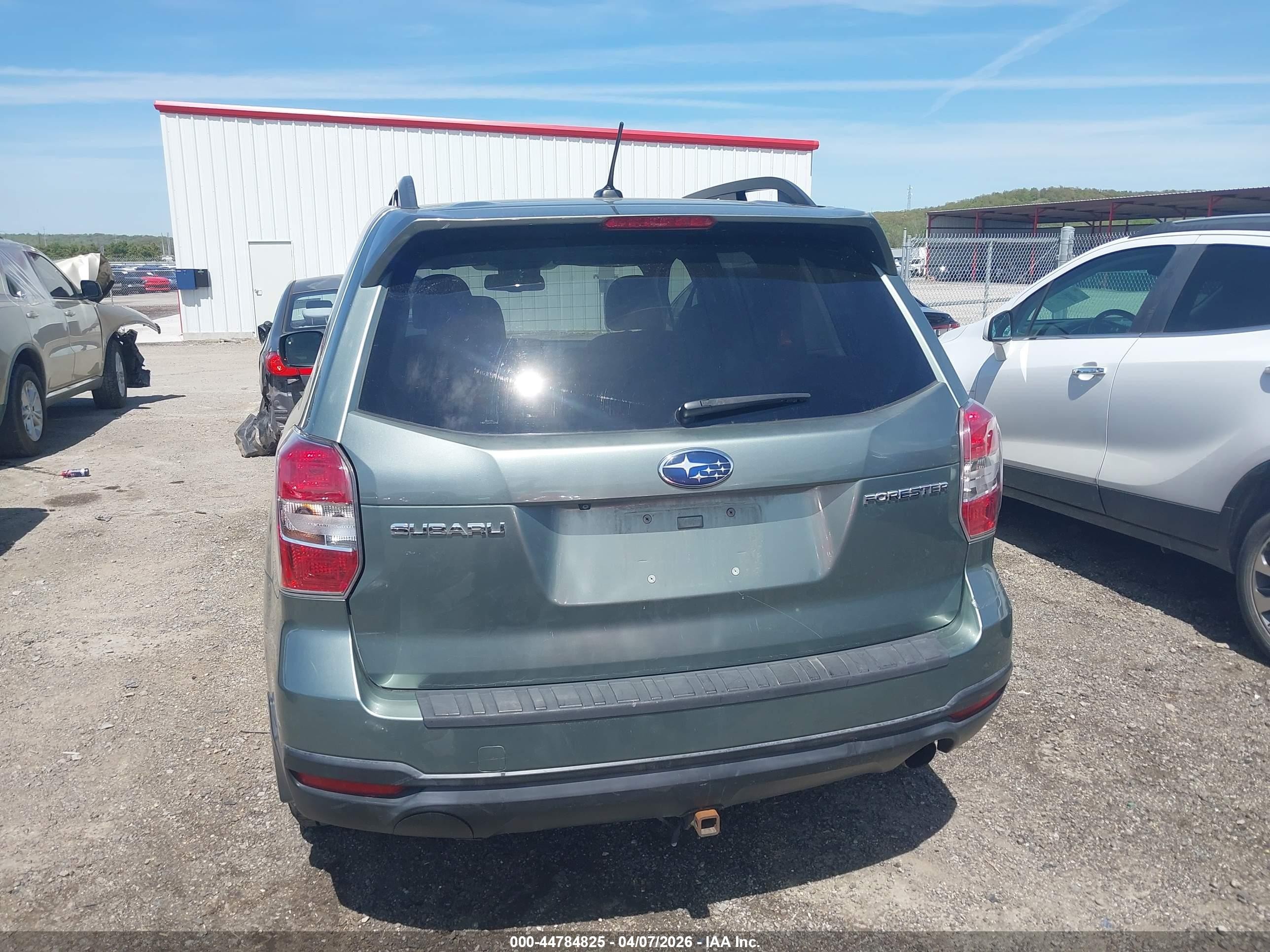 2014 Subaru Forester 2.5i Touring Green vin: JF2SJAMC2EH404654