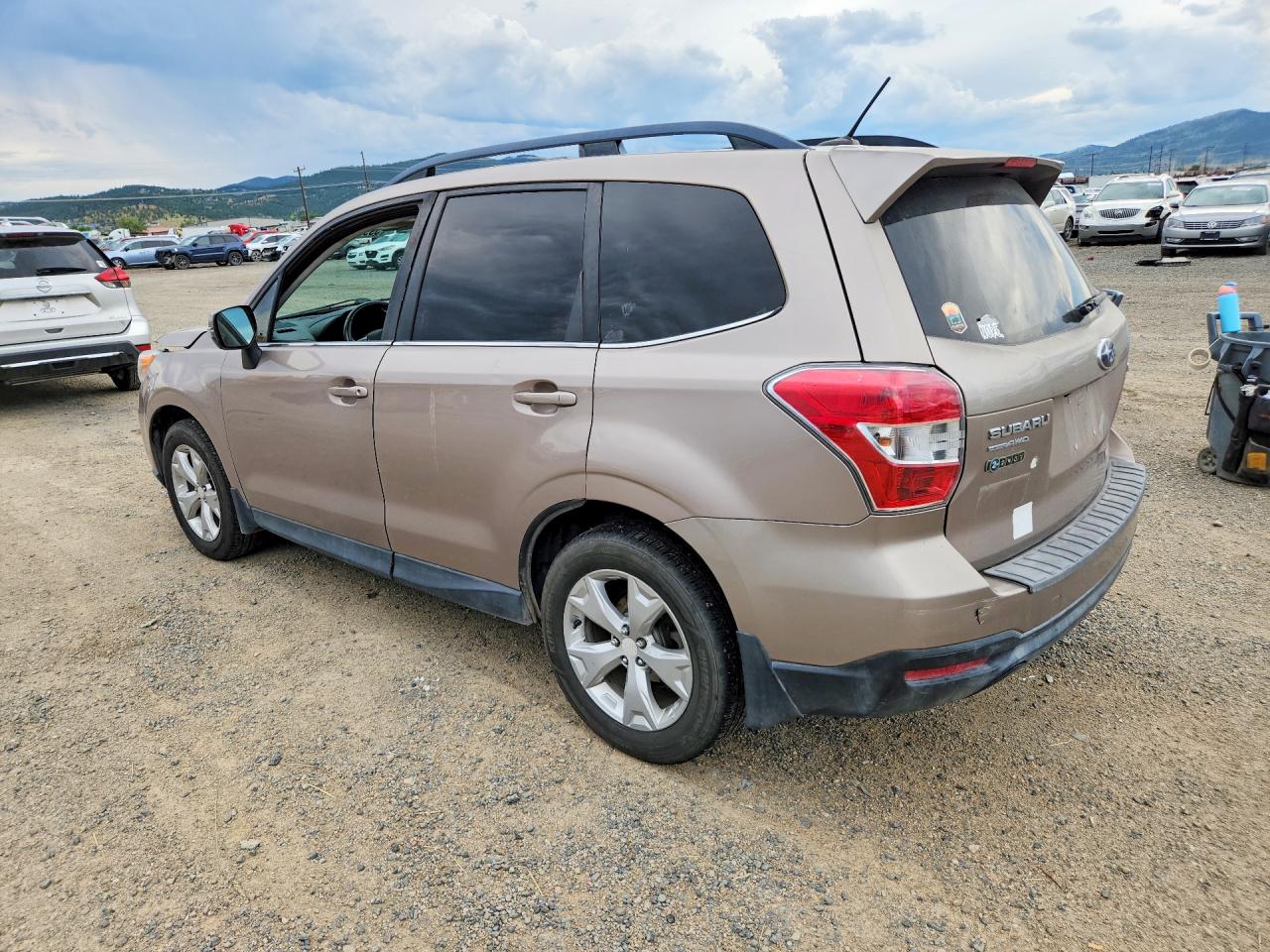 2014 Subaru Forester 2.5i Touring Beige vin: JF2SJAMC3EH407191