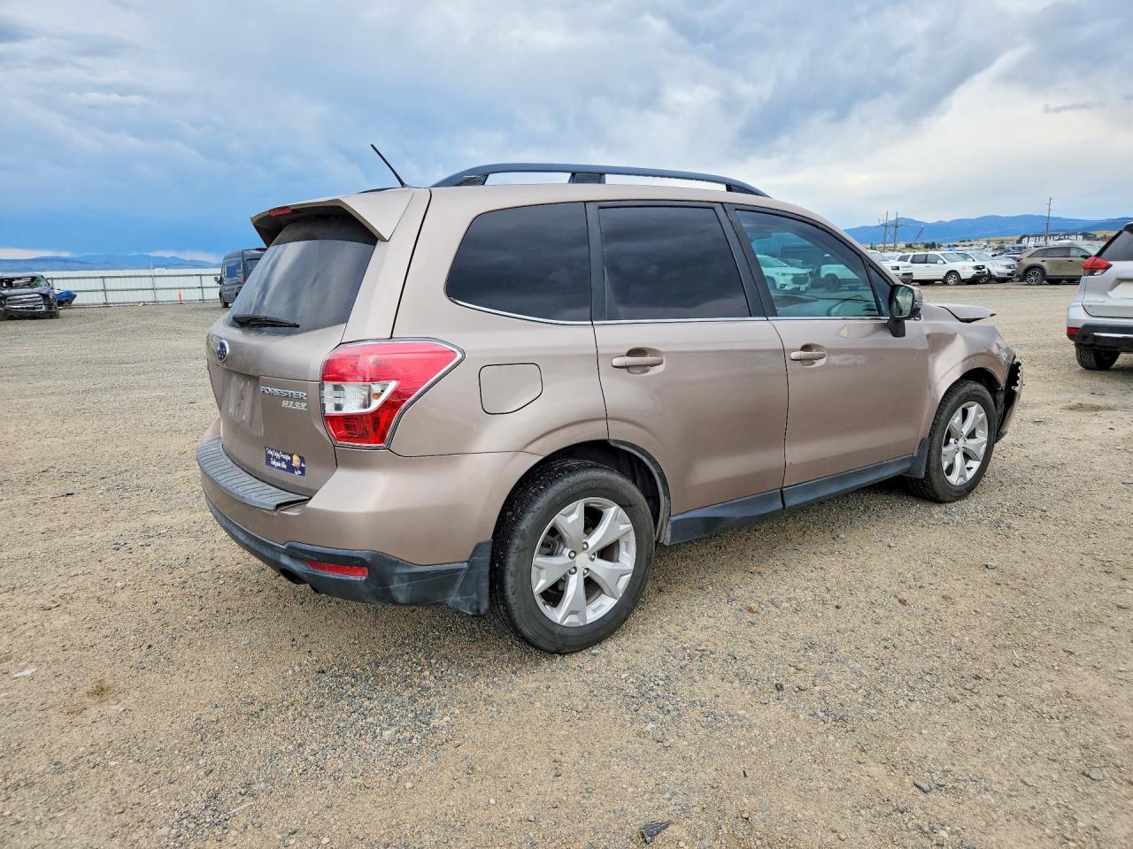 2014 Subaru Forester 2.5i Touring Beige vin: JF2SJAMC3EH407191