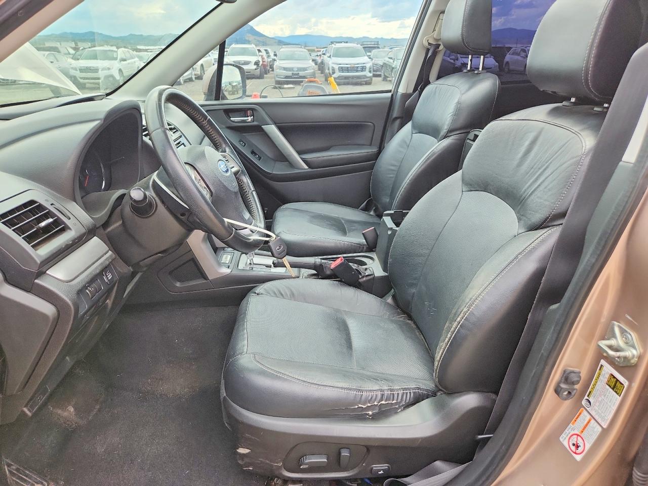 2014 Subaru Forester 2.5i Touring Beige vin: JF2SJAMC3EH407191