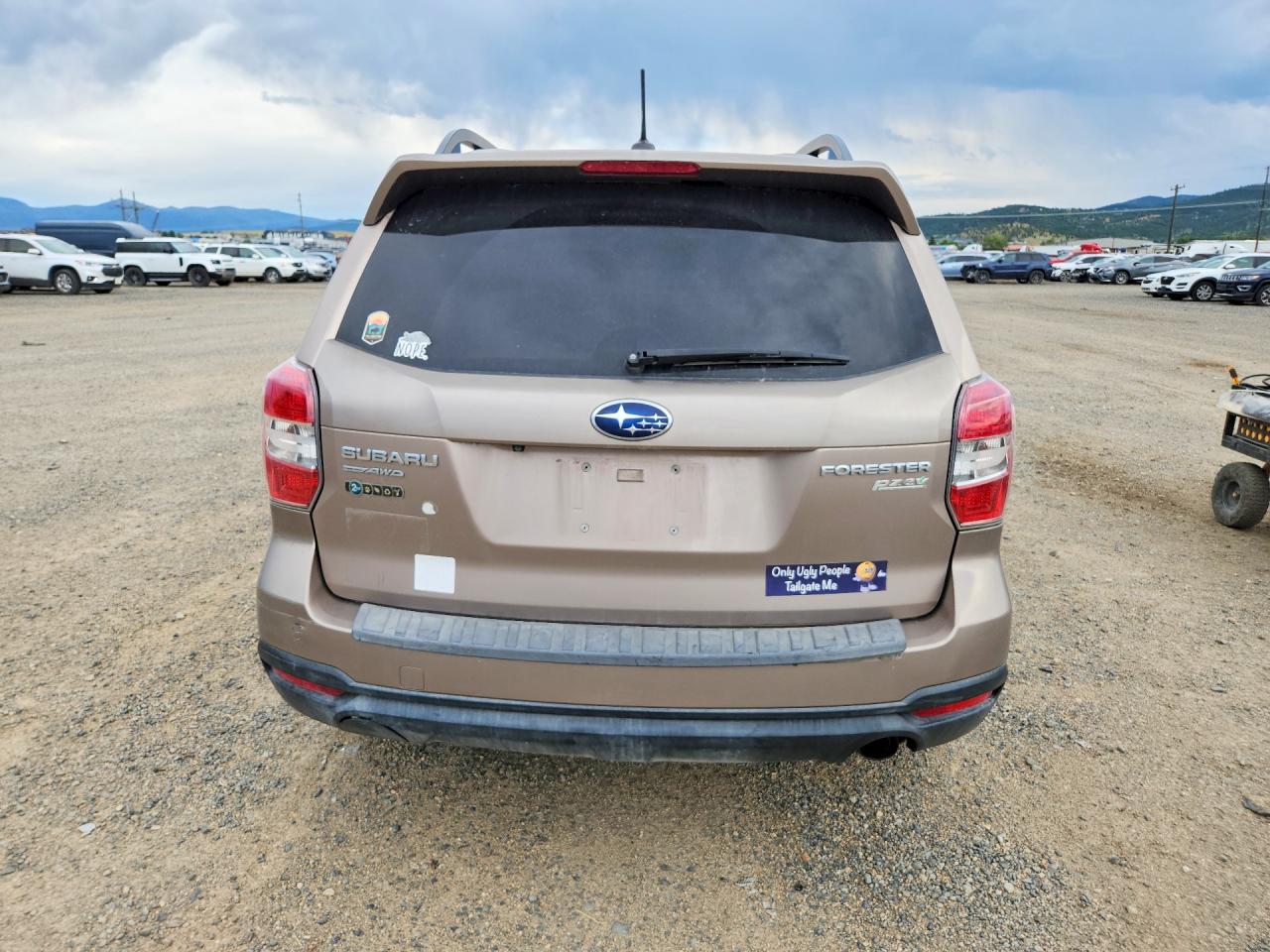 2014 Subaru Forester 2.5i Touring Beige vin: JF2SJAMC3EH407191