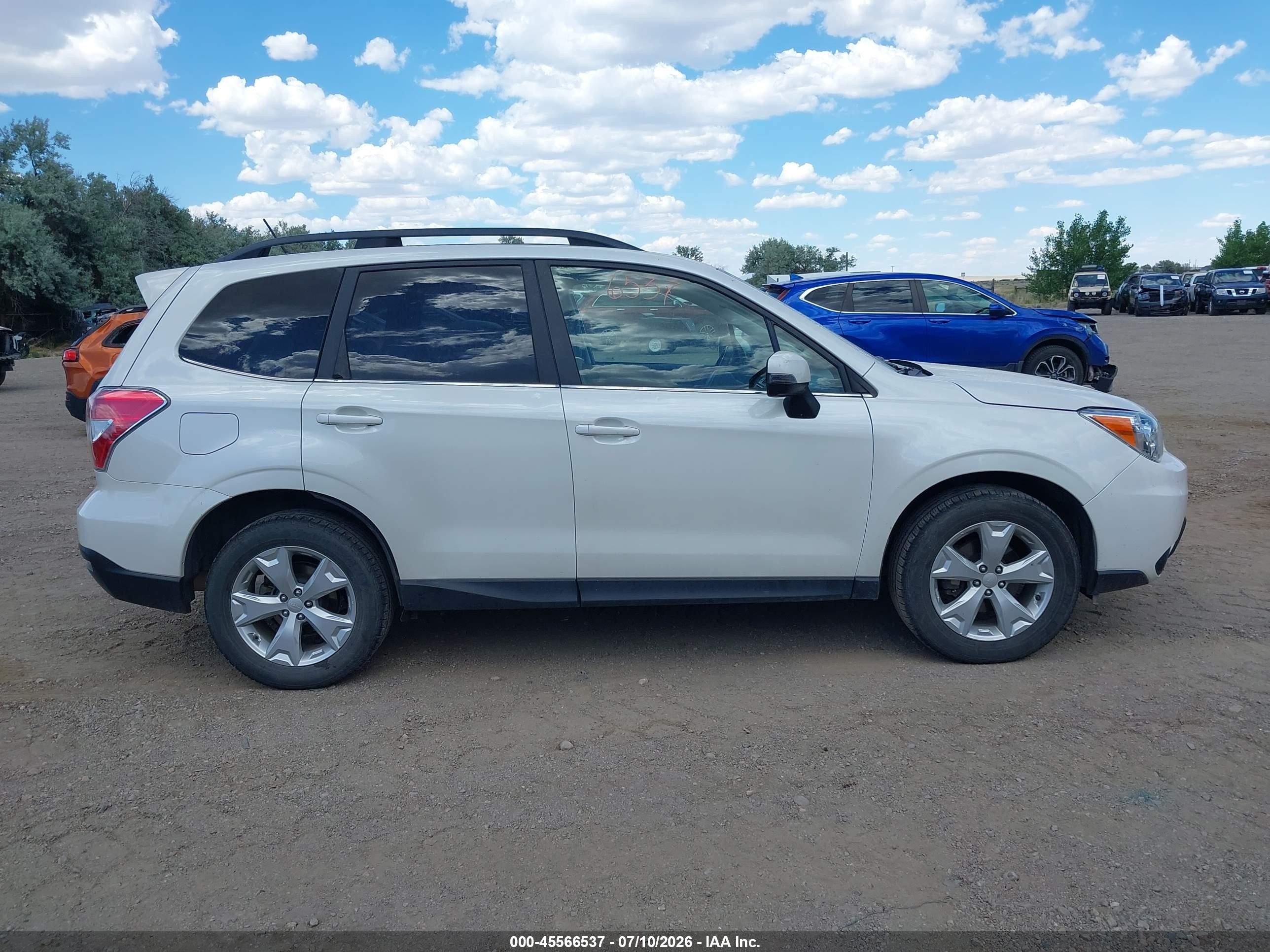 2014 Subaru Forester 2.5i Touring White vin: JF2SJAMC4EH481655