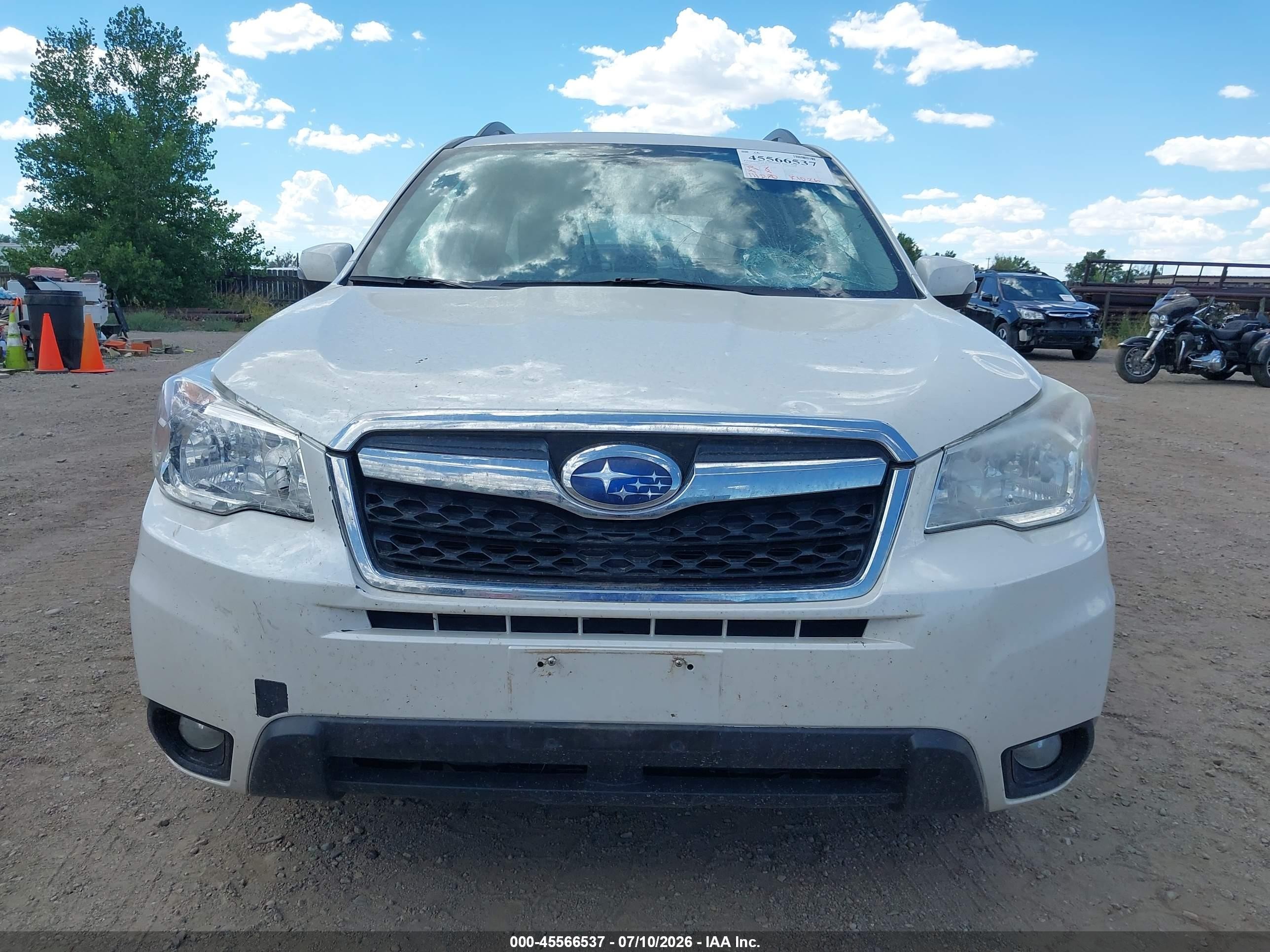 2014 Subaru Forester 2.5i Touring White vin: JF2SJAMC4EH481655