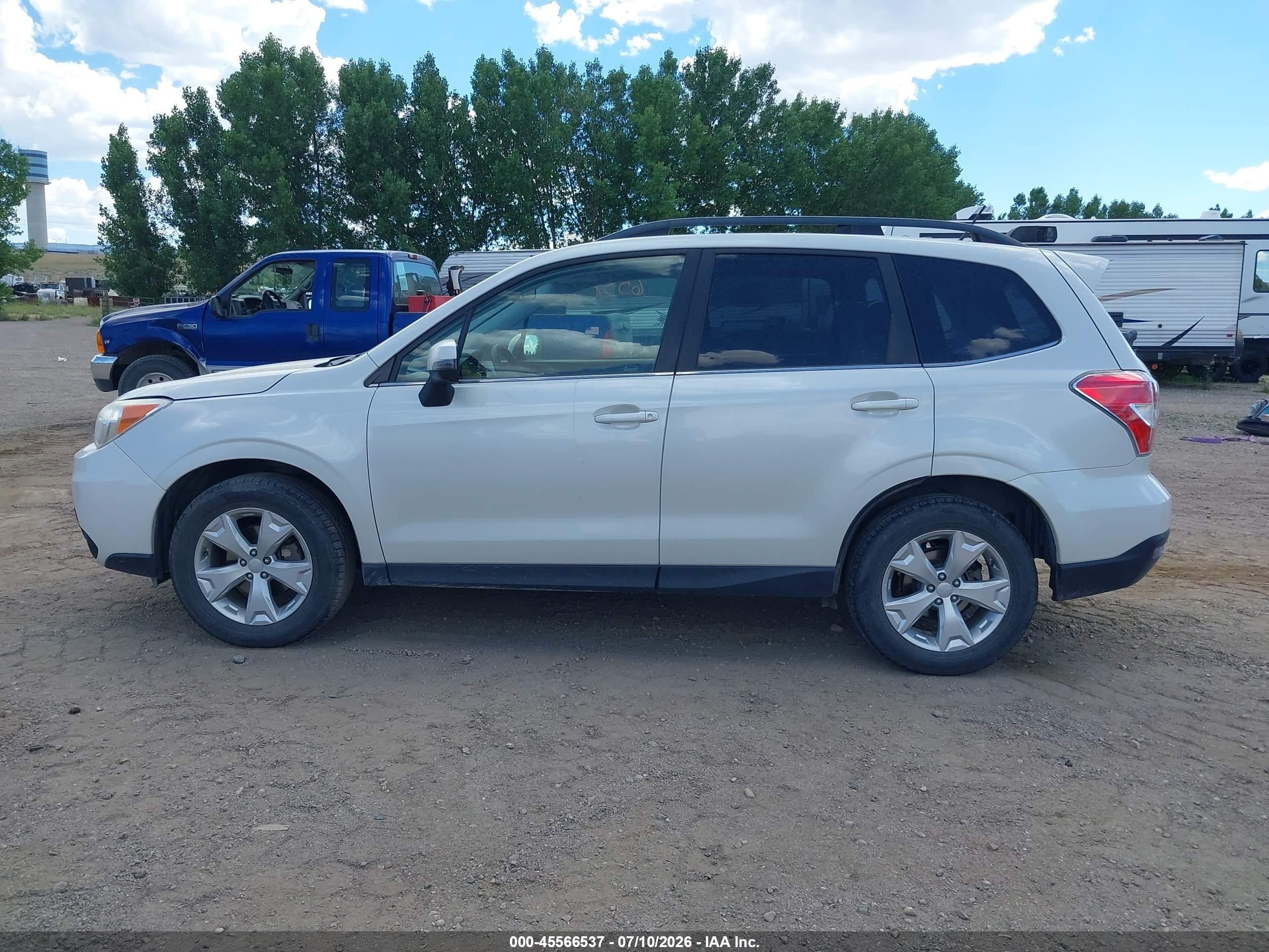 2014 Subaru Forester 2.5i Touring White vin: JF2SJAMC4EH481655