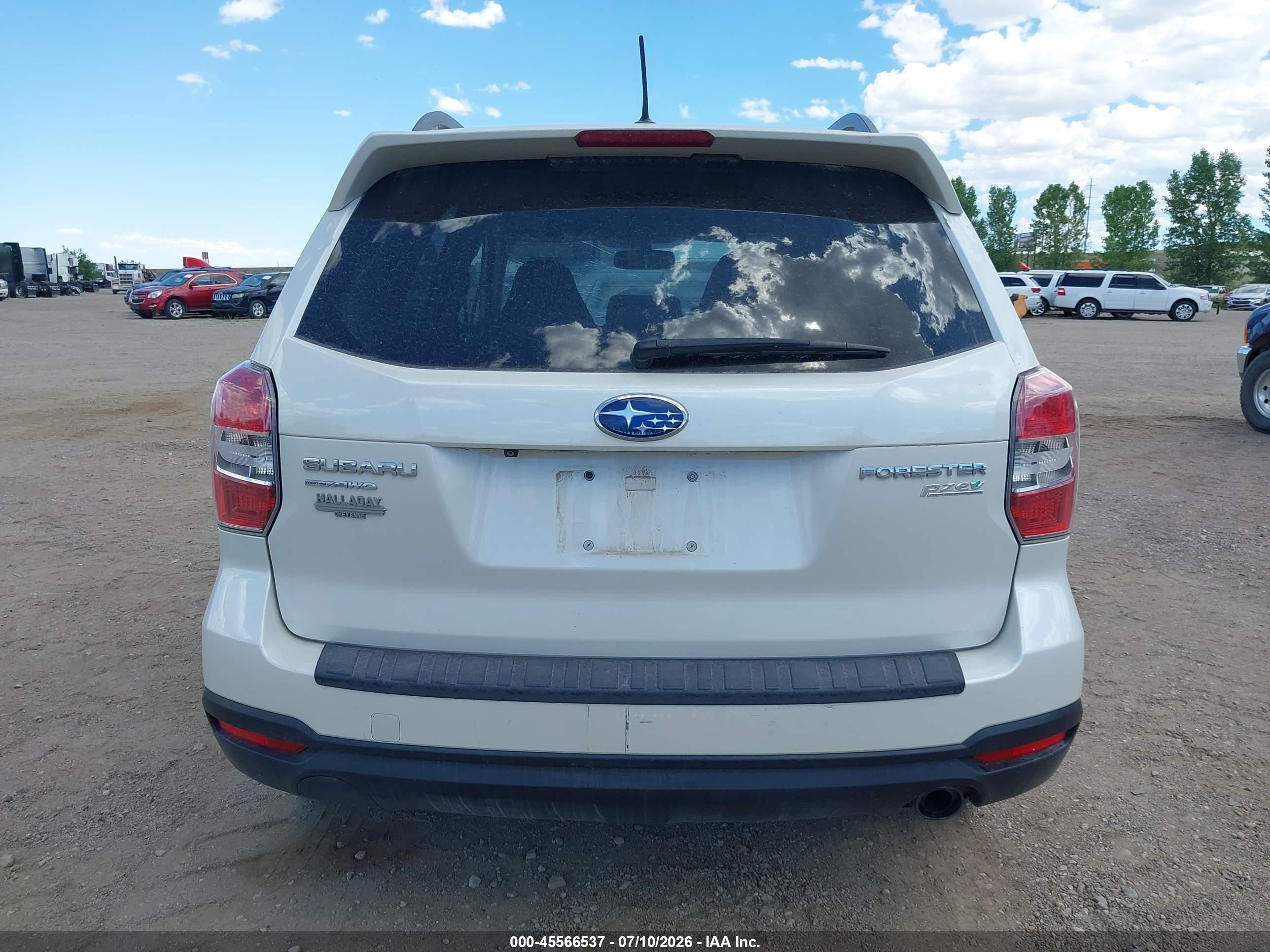 2014 Subaru Forester 2.5i Touring White vin: JF2SJAMC4EH481655
