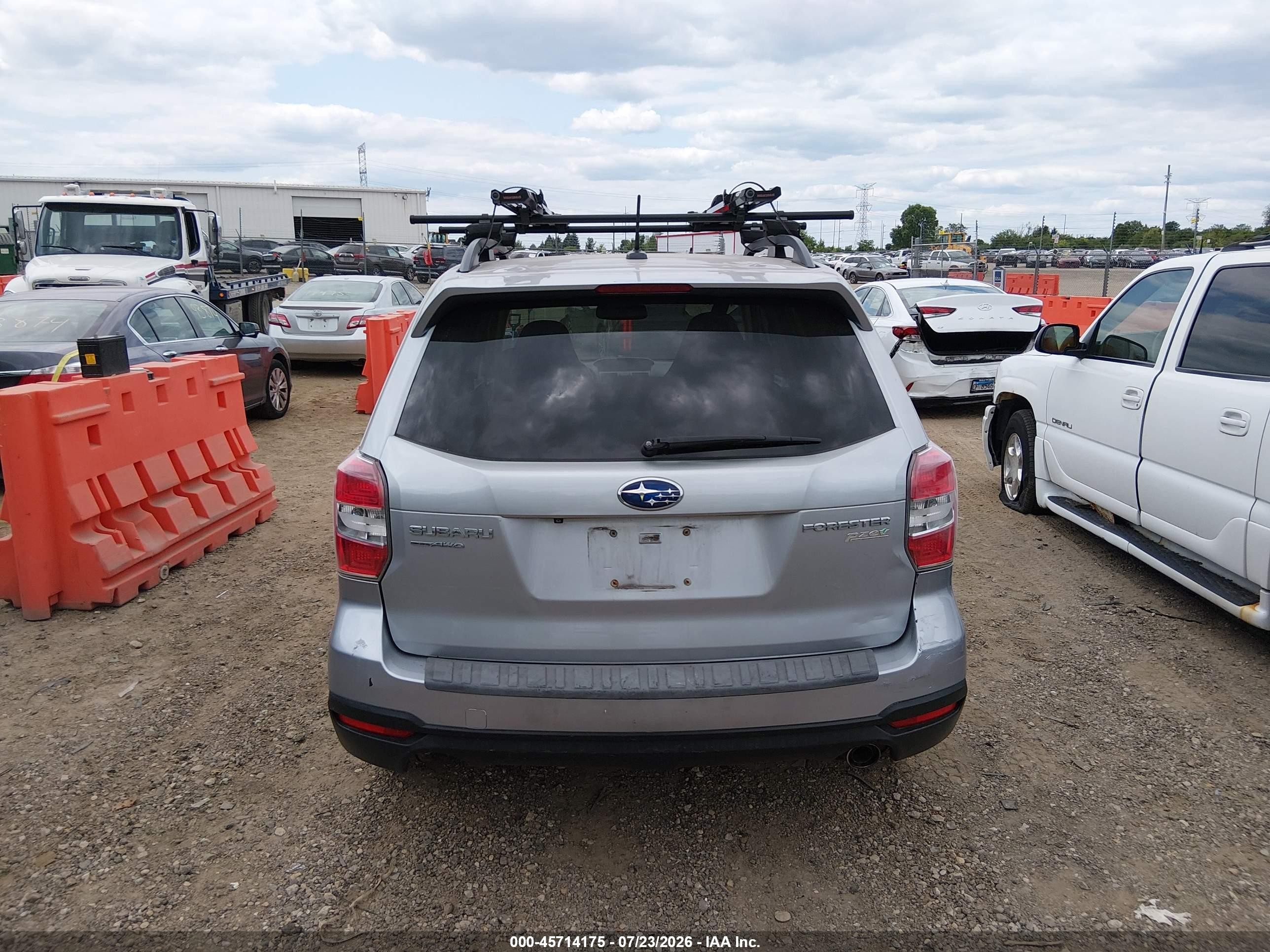 2014 Subaru Forester 2.5i Touring Silver vin: JF2SJAMC5EH532337