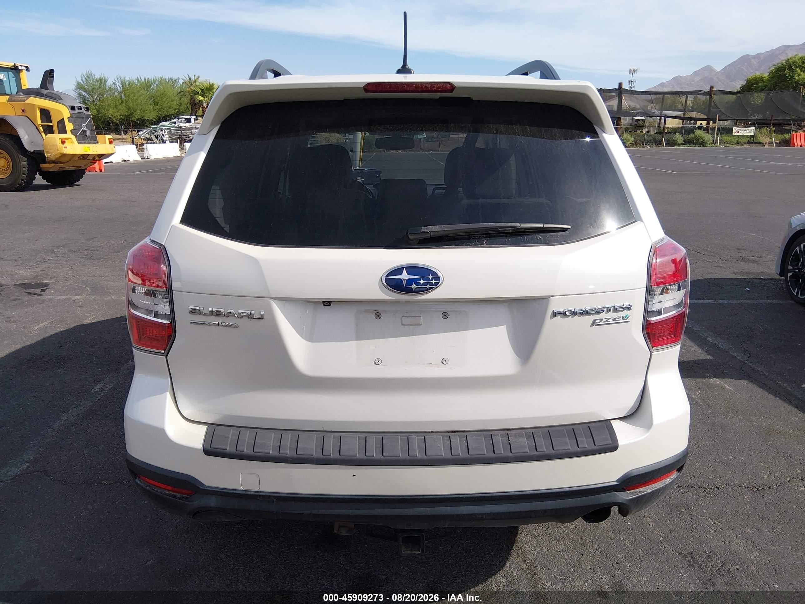 2014 Subaru Forester 2.5i Touring White vin: JF2SJAMC6EH435308