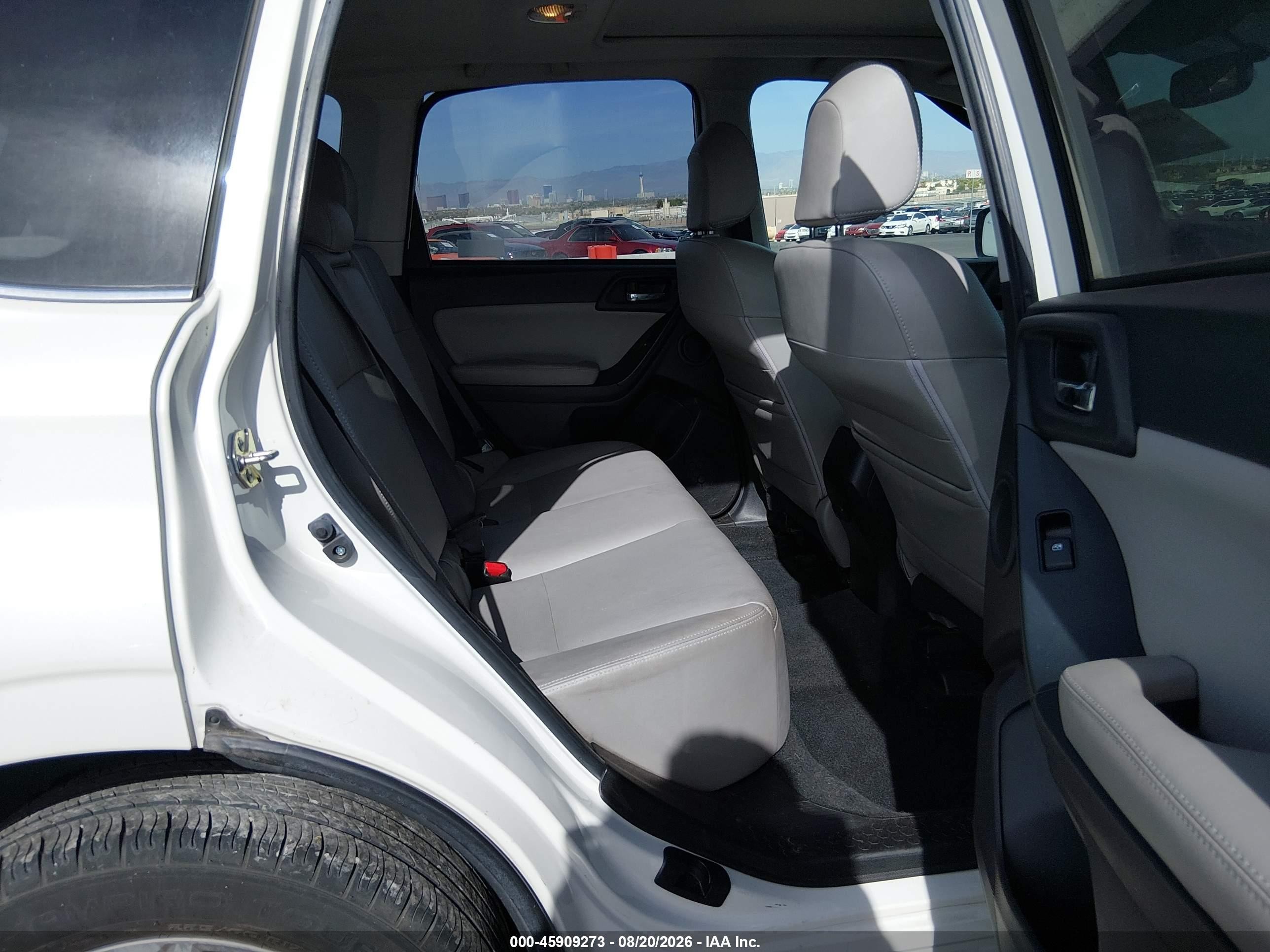 2014 Subaru Forester 2.5i Touring White vin: JF2SJAMC6EH435308