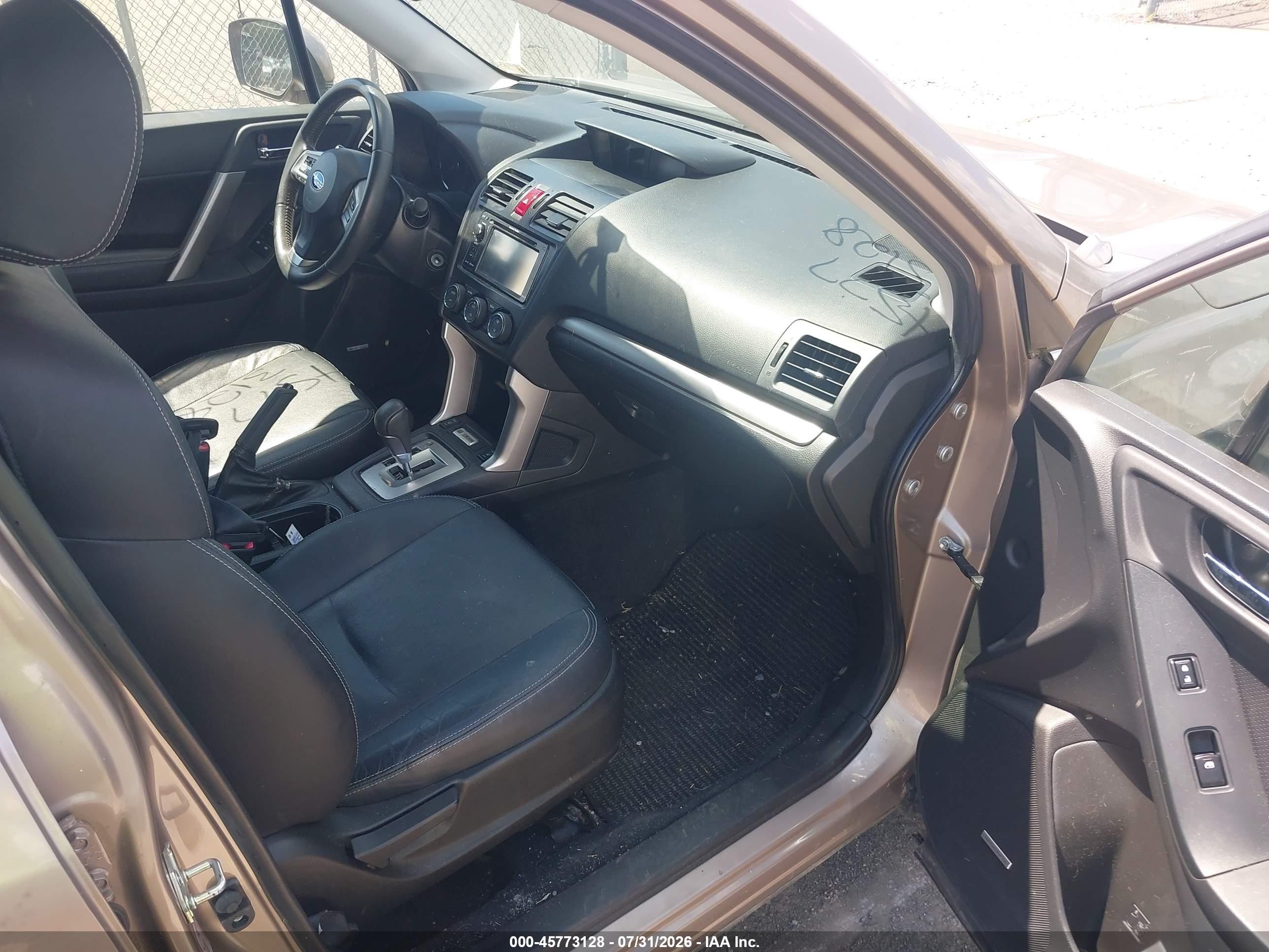 2014 Subaru Forester 2.5i Touring Champagne vin: JF2SJAMC6EH513845