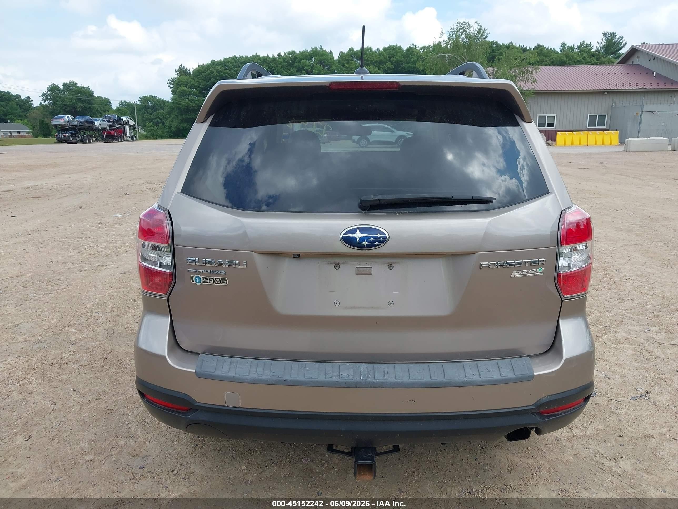 2014 Subaru Forester 2.5i Touring Gold vin: JF2SJAMC8EH510428