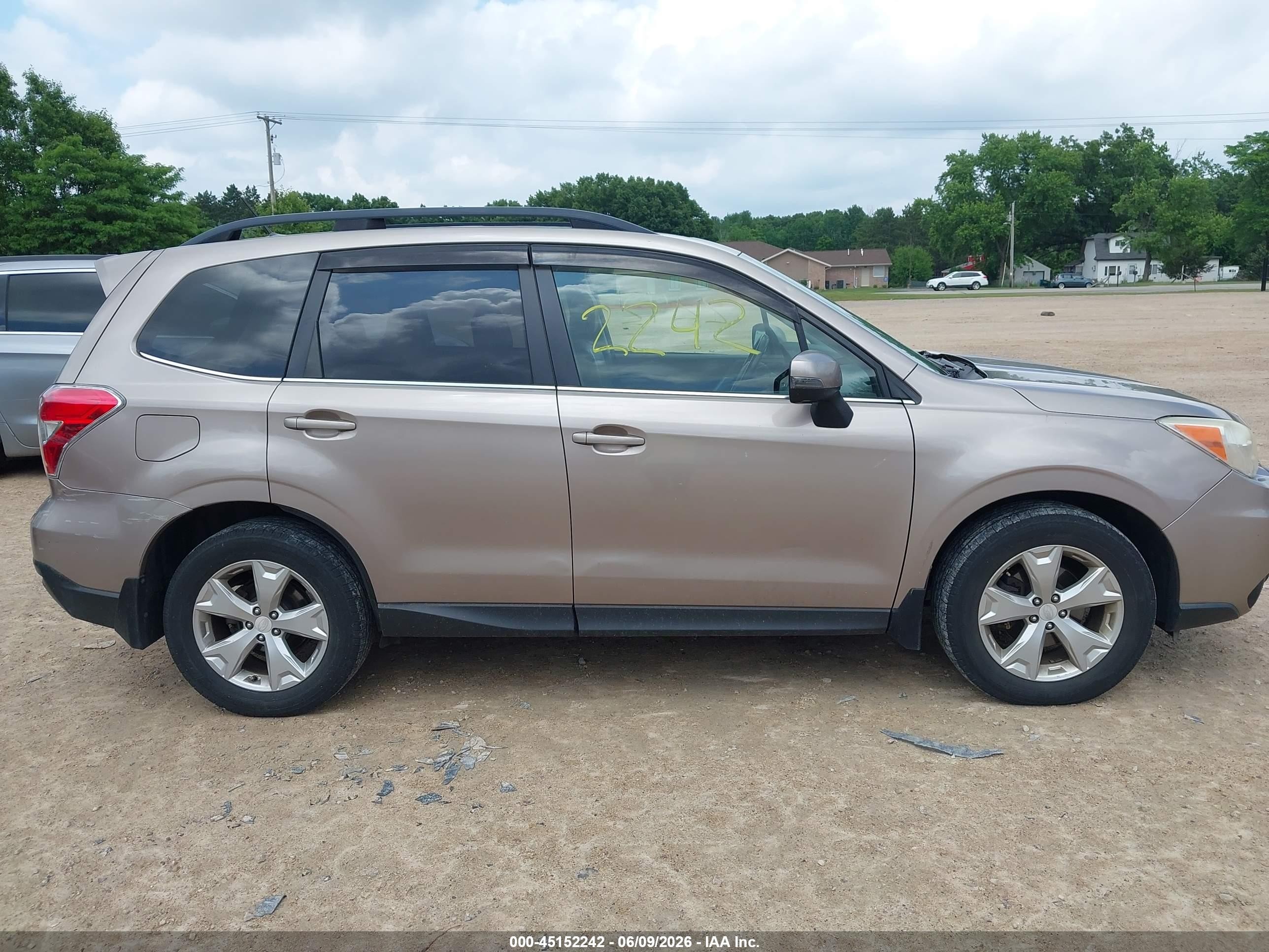 2014 Subaru Forester 2.5i Touring Gold vin: JF2SJAMC8EH510428