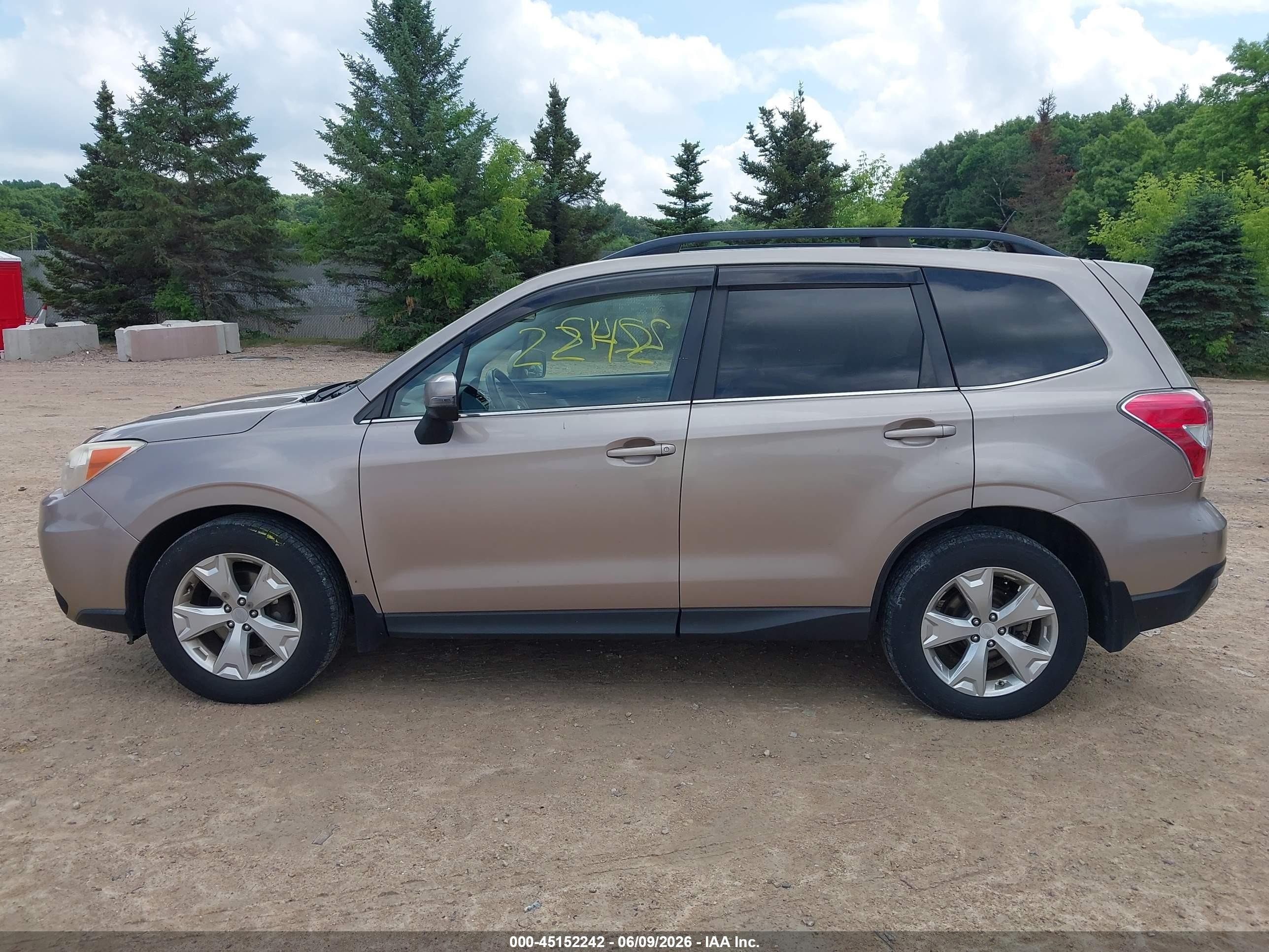 2014 Subaru Forester 2.5i Touring Gold vin: JF2SJAMC8EH510428