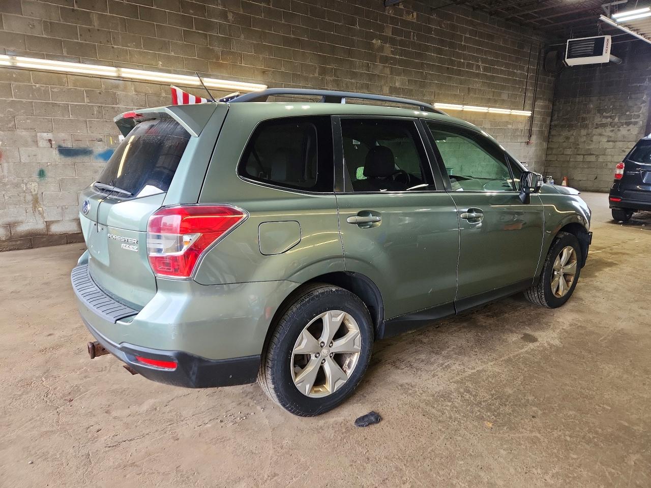 2014 Subaru Forester 2.5i Touring Green vin: JF2SJAMC9EH413366