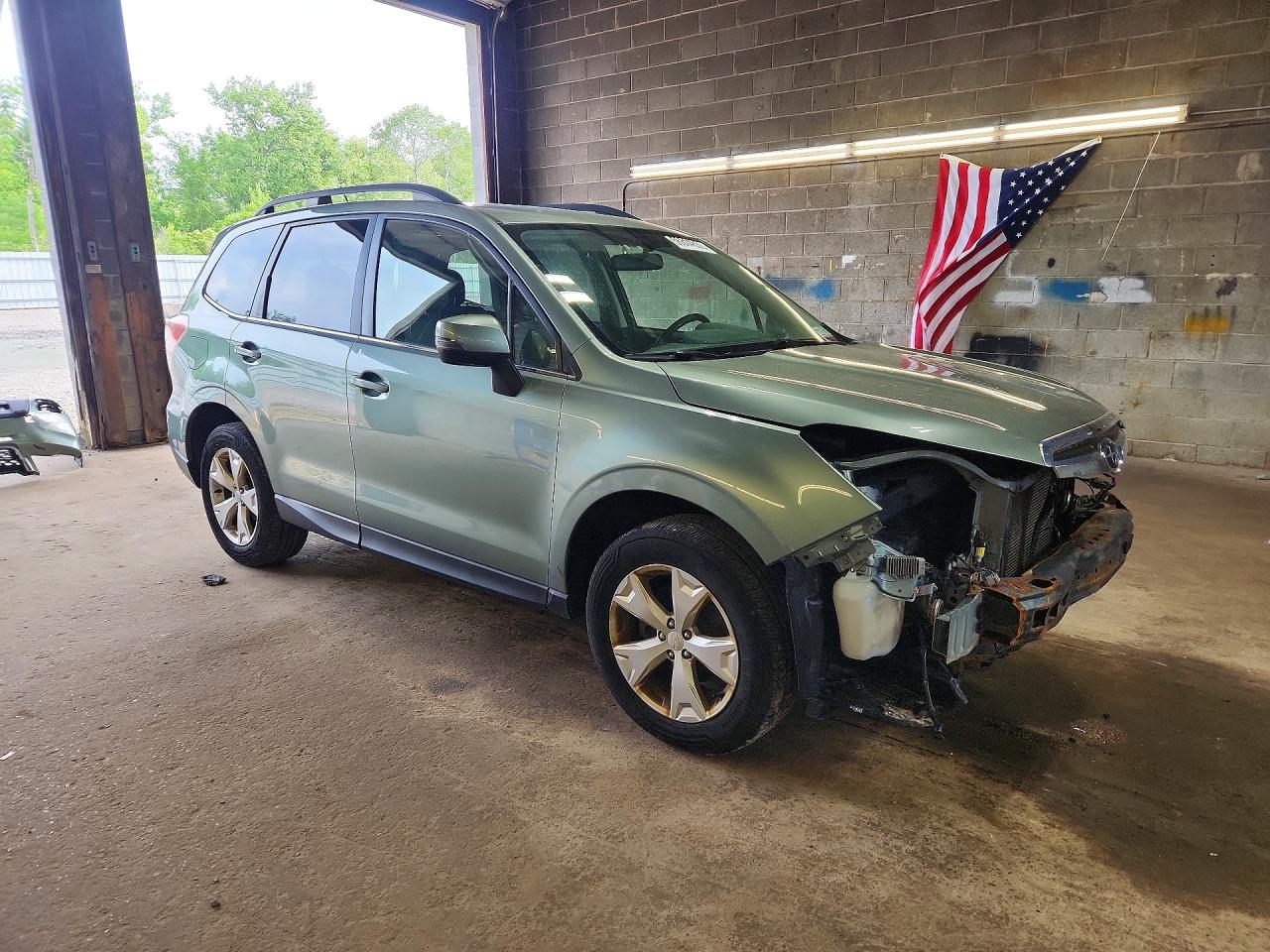 2014 Subaru Forester 2.5i Touring Green vin: JF2SJAMC9EH413366