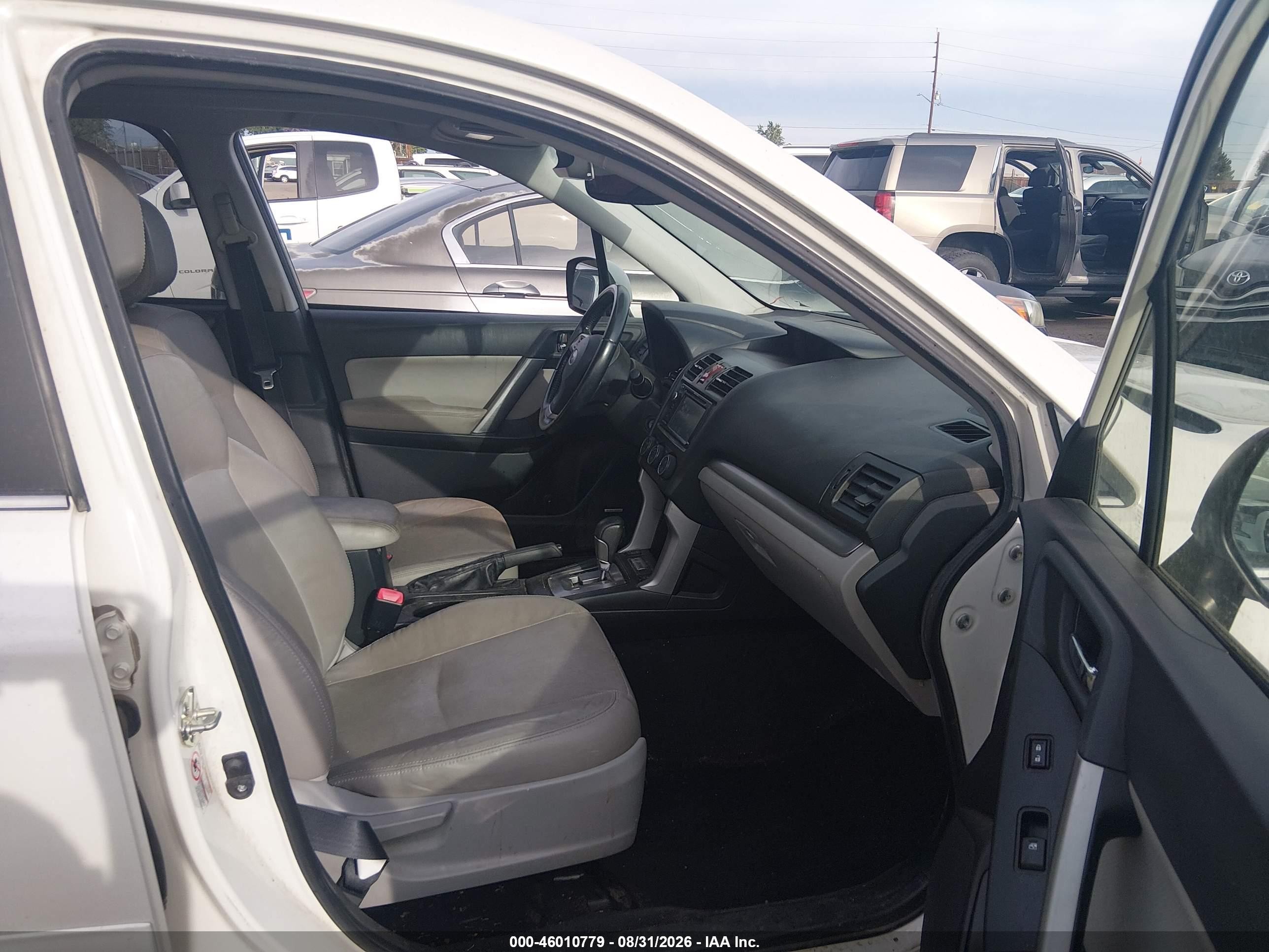 2014 Subaru Forester 2.5i Touring White vin: JF2SJAMC9EH421077