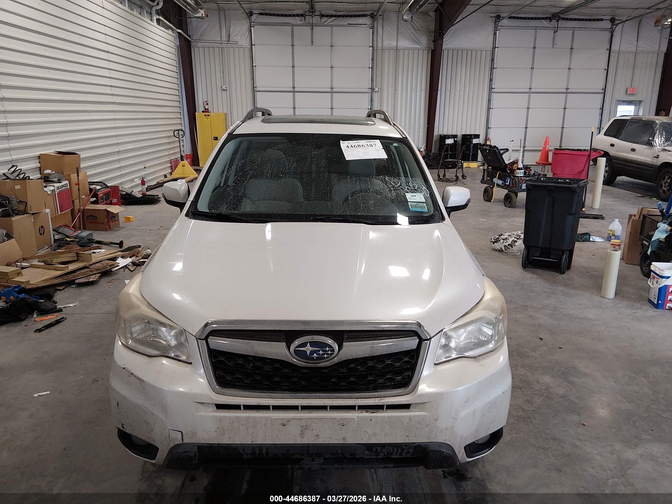 2014 Subaru Forester 2.5i Touring White vin: JF2SJAMC9EH530557