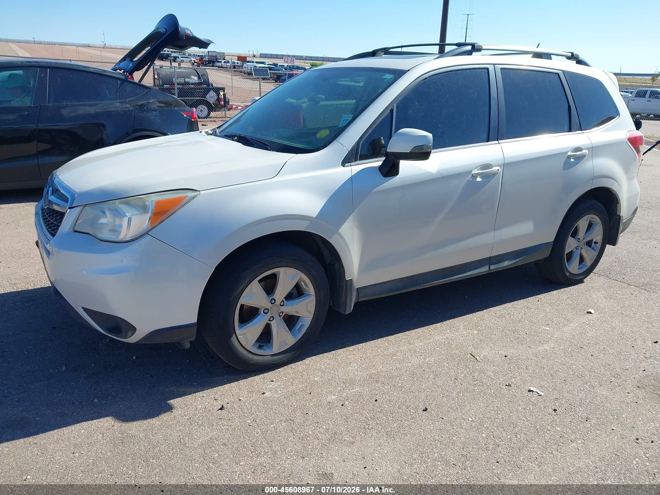 2014 Subaru Forester 2.5i Touring White vin: JF2SJAMC9EH558374
