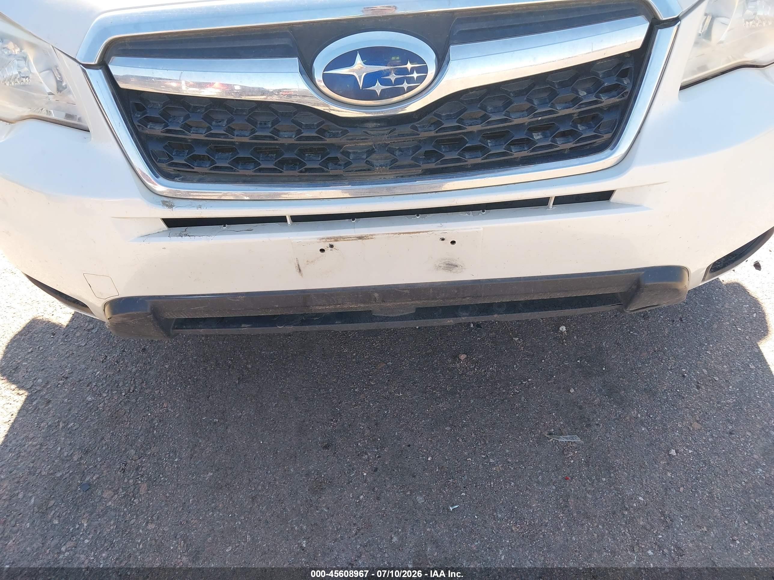 2014 Subaru Forester 2.5i Touring White vin: JF2SJAMC9EH558374