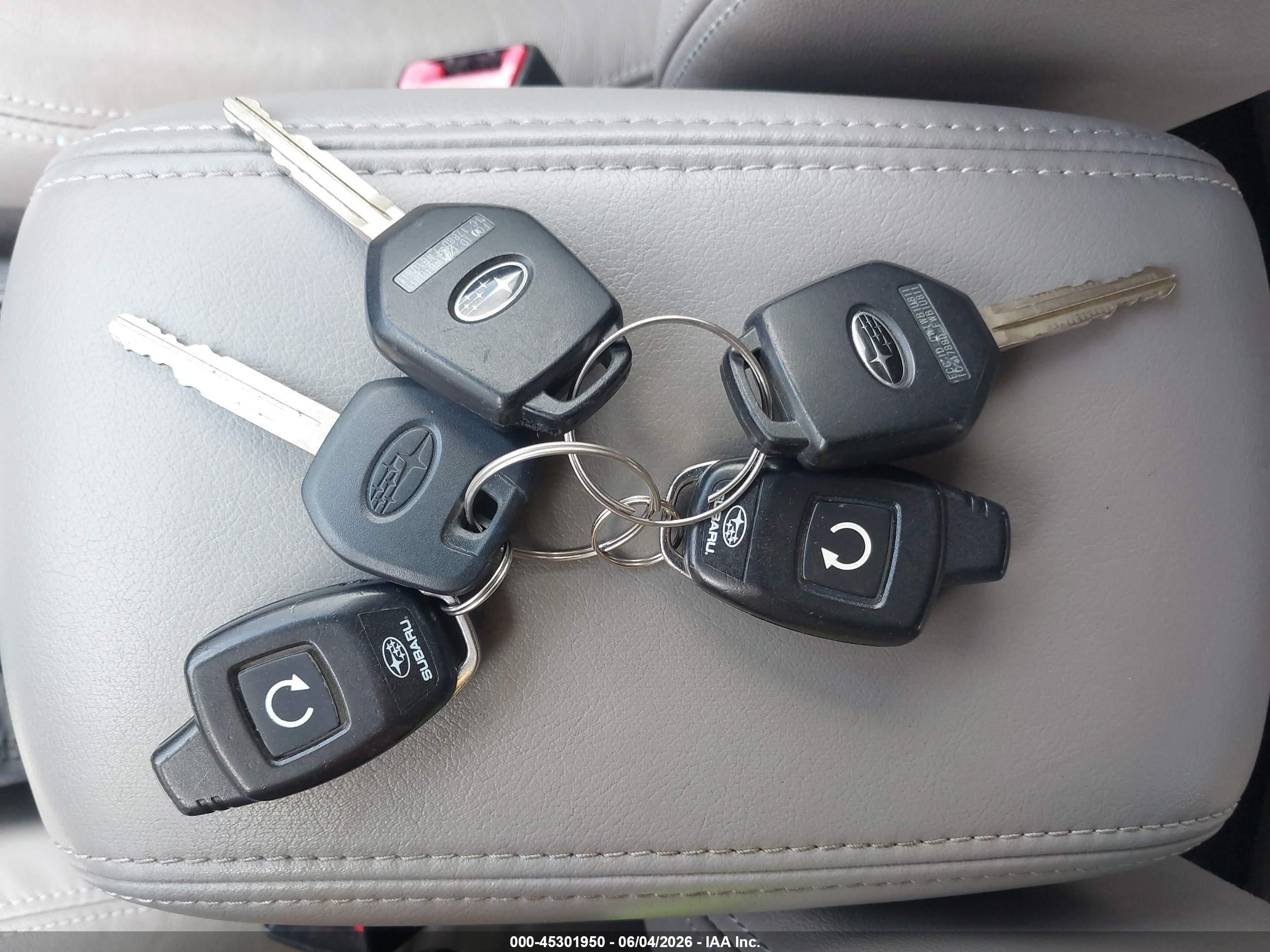 2014 Subaru Forester 2.5i Touring Gray vin: JF2SJAMCXEH417474