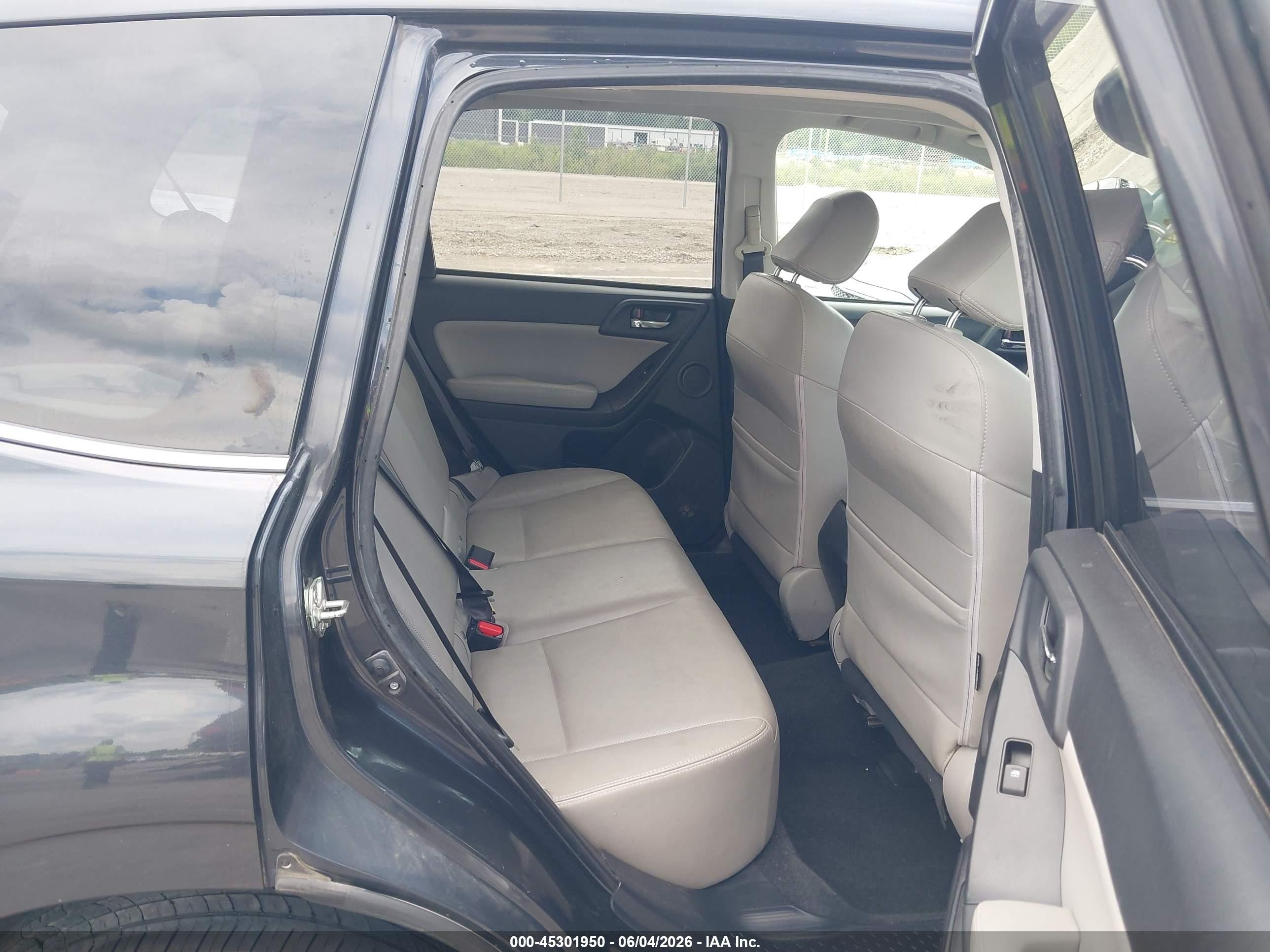 2014 Subaru Forester 2.5i Touring Gray vin: JF2SJAMCXEH417474