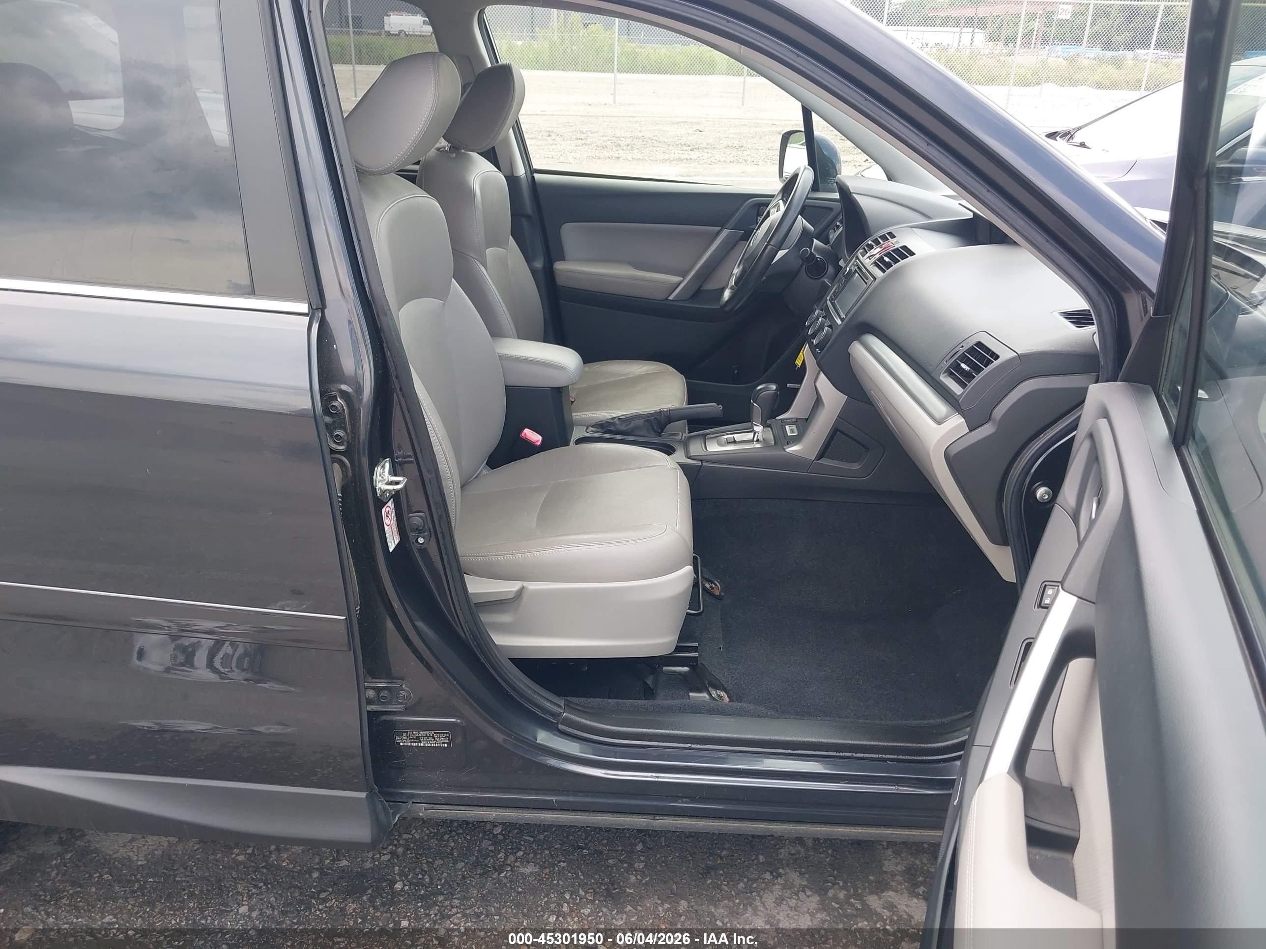 2014 Subaru Forester 2.5i Touring Gray vin: JF2SJAMCXEH417474