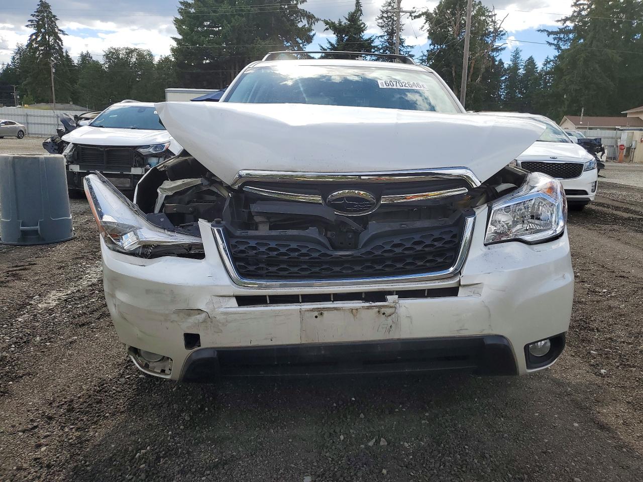 2014 Subaru Forester 2.5i Touring White vin: JF2SJAMCXEH527411