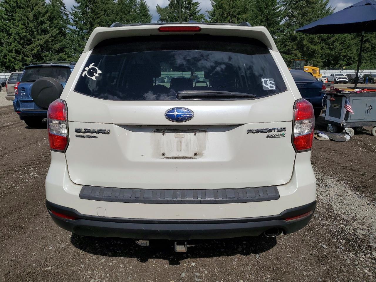 2014 Subaru Forester 2.5i Touring White vin: JF2SJAMCXEH527411
